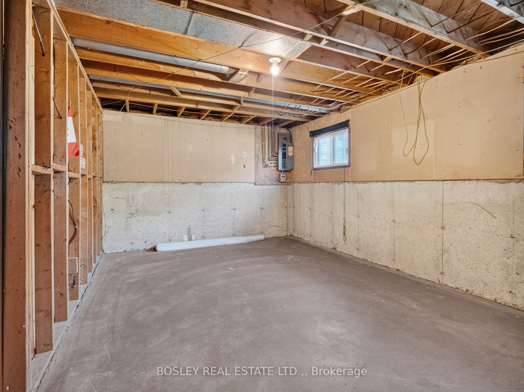 Photo 22 of 29 Carriage Road, St. Catharines, Secord Woods — HOMEH