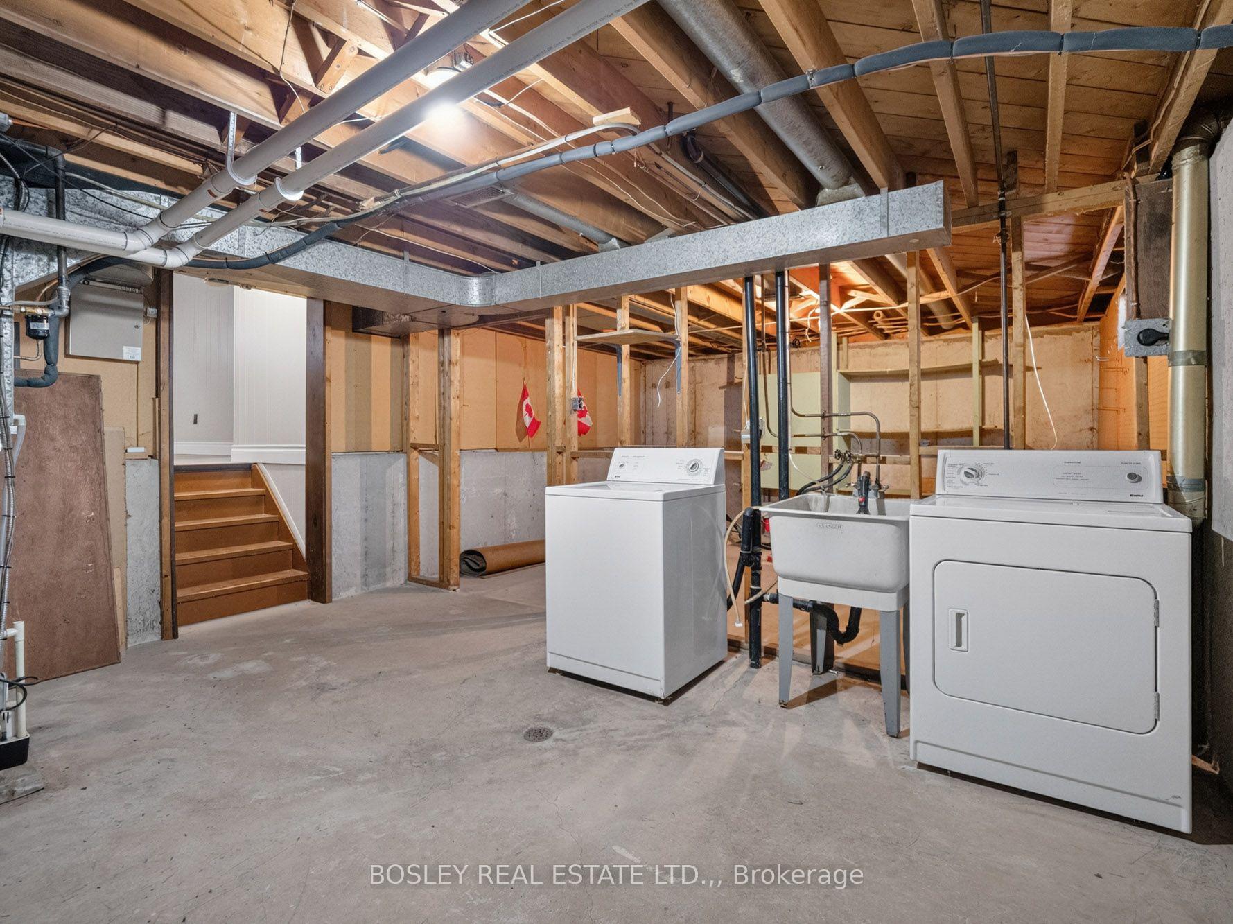 Photo 23 of 29 Carriage Road, St. Catharines, Secord Woods — HOMEH
