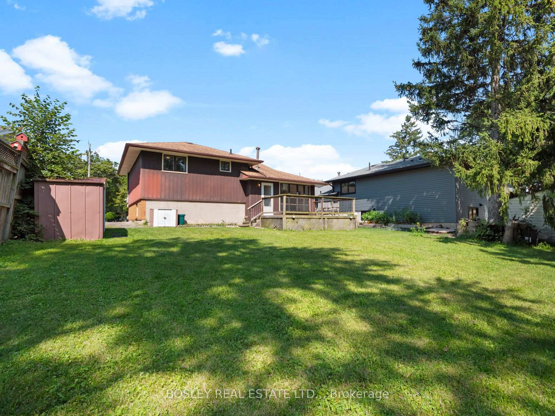 Photo 26 of 29 Carriage Road, St. Catharines, Secord Woods — HOMEH