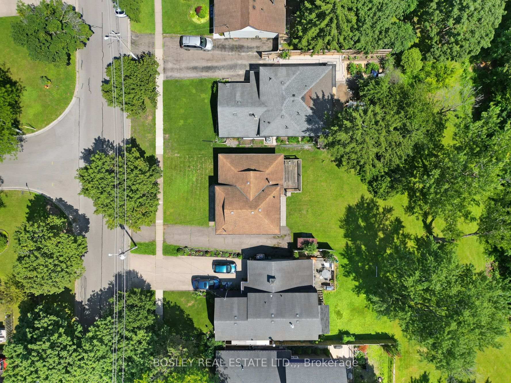 Photo 27 of 29 Carriage Road, St. Catharines, Secord Woods — HOMEH