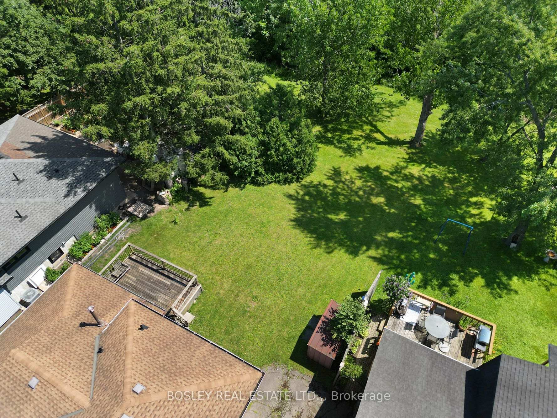 Photo 31 of 29 Carriage Road, St. Catharines, Secord Woods — HOMEH