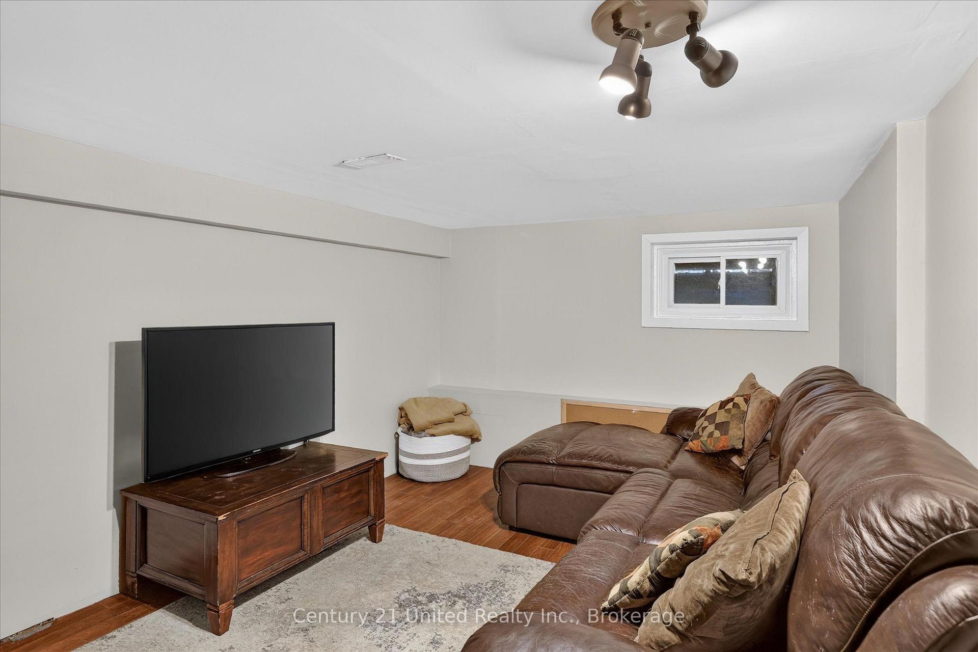Photo 29 of 115 Douro Street, Peterborough, Ashburnham Ward 4 — HOMEH