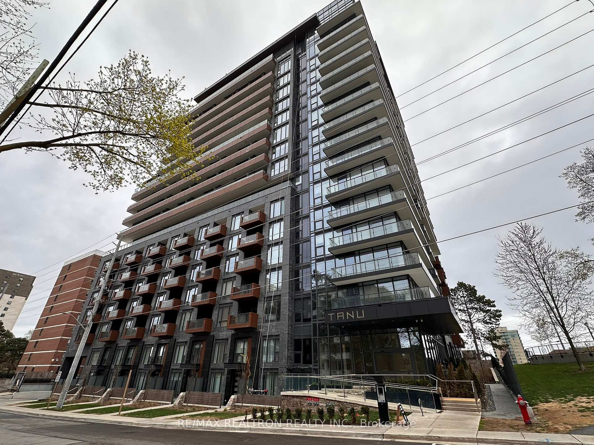 Photo 1 of Unit 612, 21 Park Street E, Mississauga, Port Credit — HOMEH