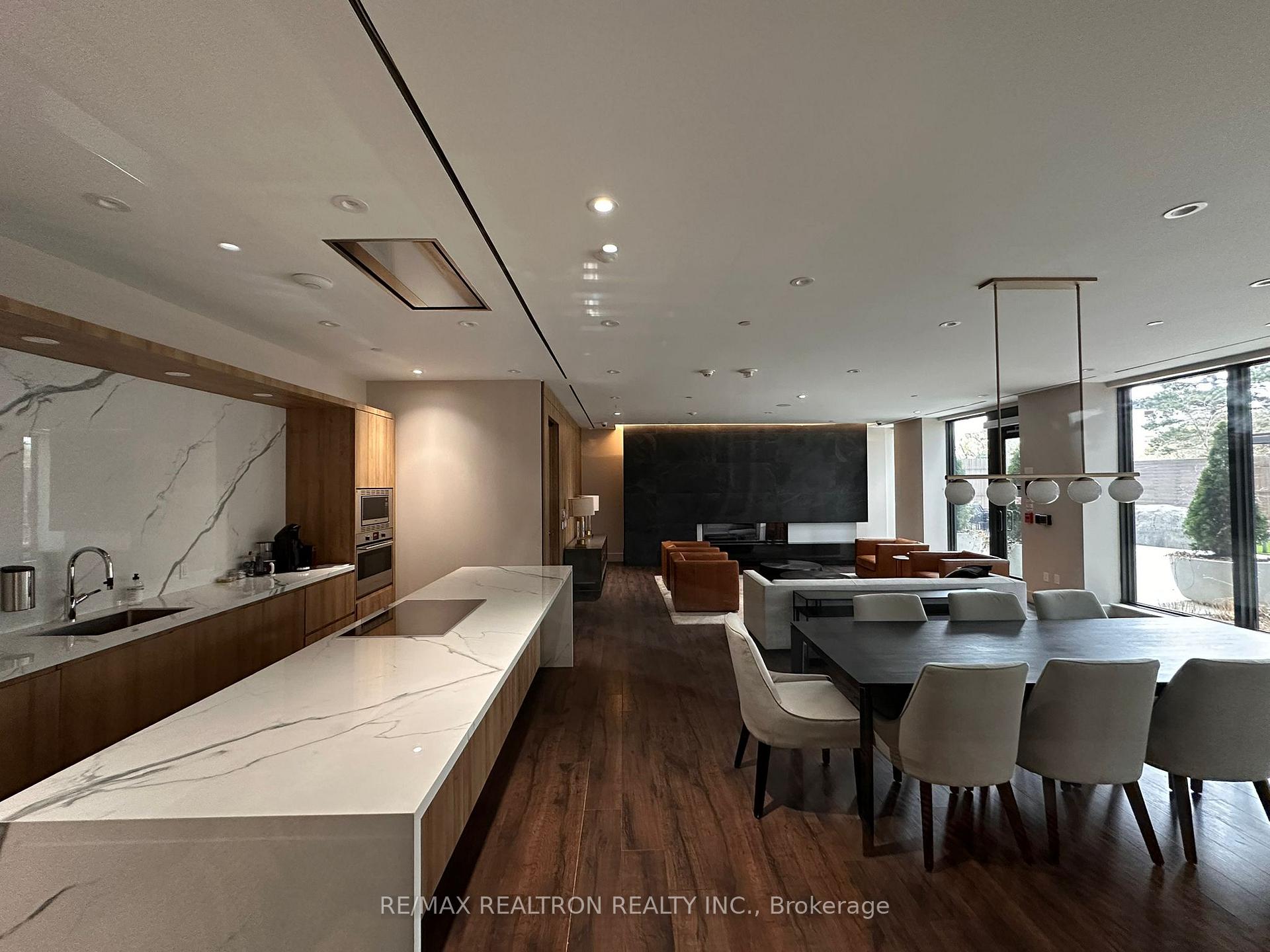 Photo 2 of Unit 612, 21 Park Street E, Mississauga, Port Credit — HOMEH