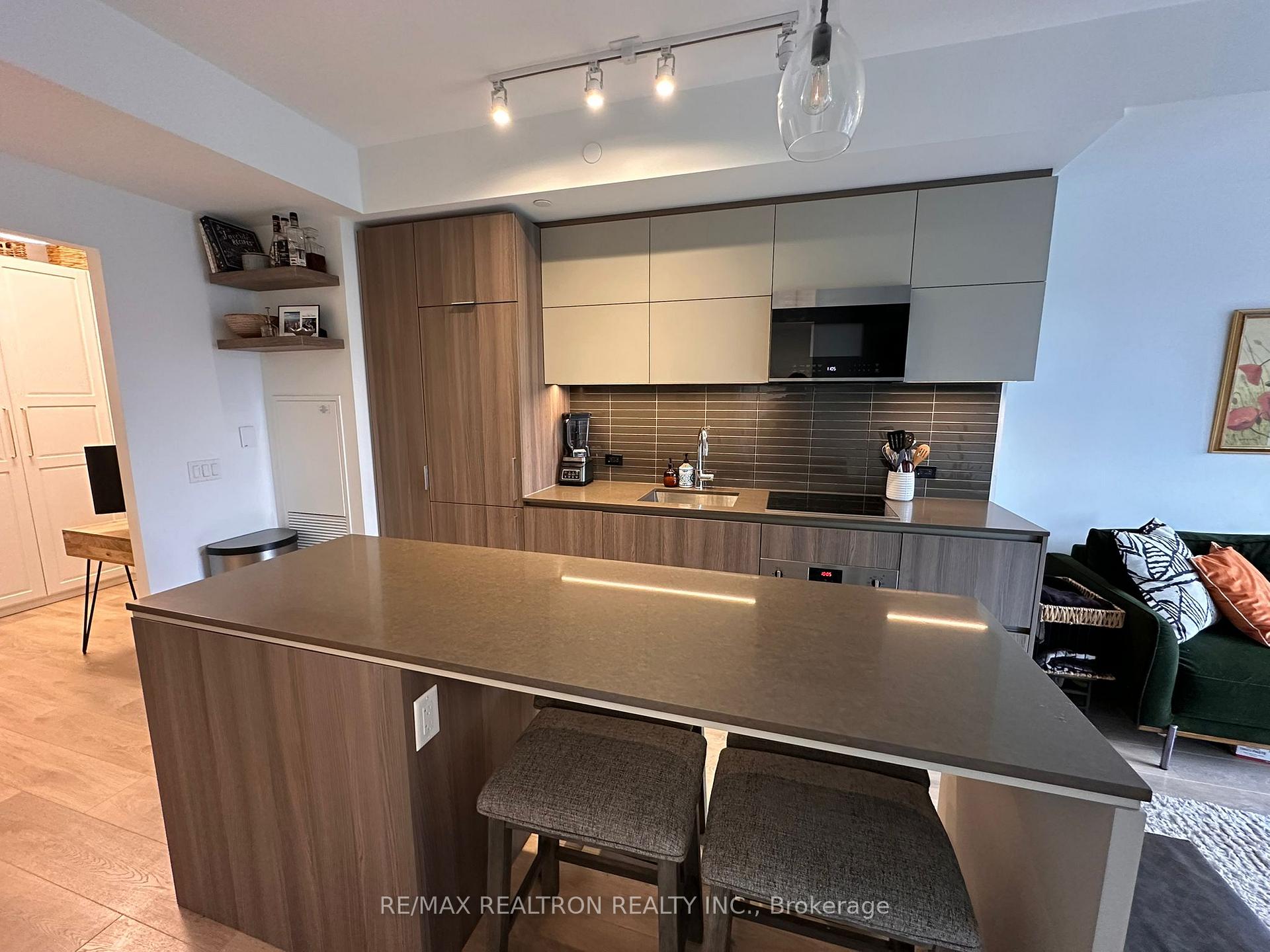 Photo 12 of Unit 612, 21 Park Street E, Mississauga, Port Credit — HOMEH