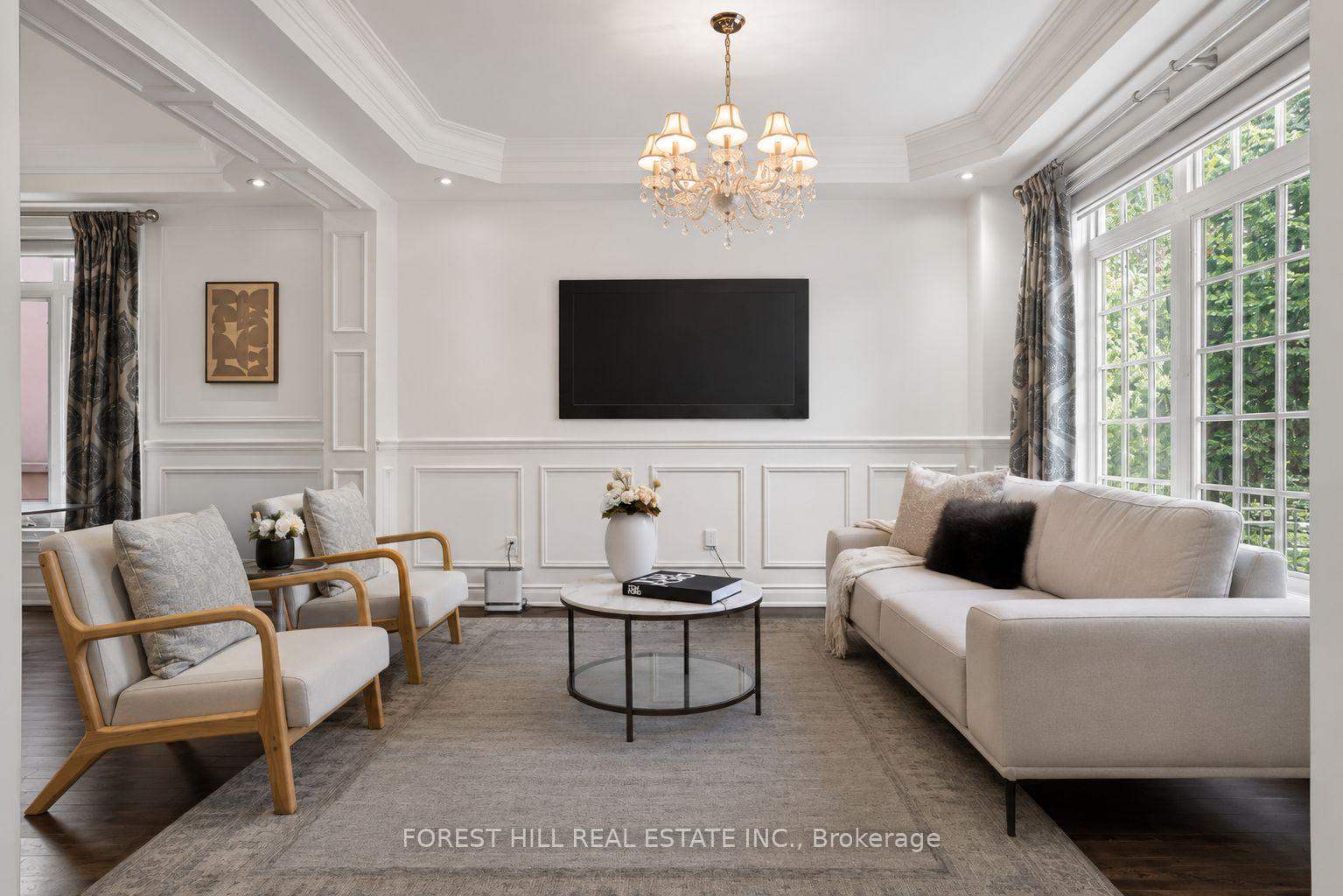 Photo 5 of 110 Cook's Mill Crescent, Vaughan, Patterson — HOMEH