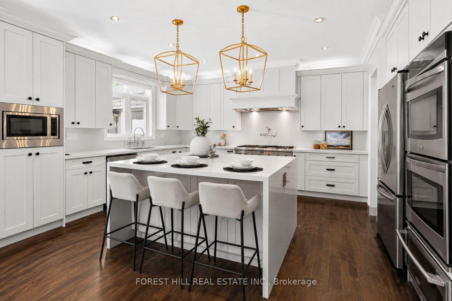 Photo 10 of 110 Cook's Mill Crescent, Vaughan, Patterson — HOMEH