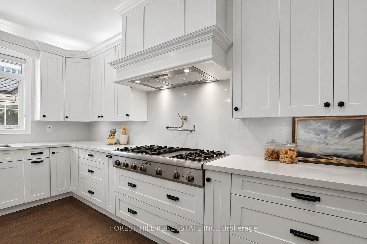 Photo 11 of 110 Cook's Mill Crescent, Vaughan, Patterson — HOMEH
