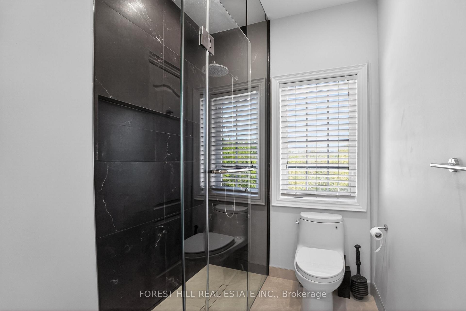 Photo 35 of 110 Cook's Mill Crescent, Vaughan, Patterson — HOMEH