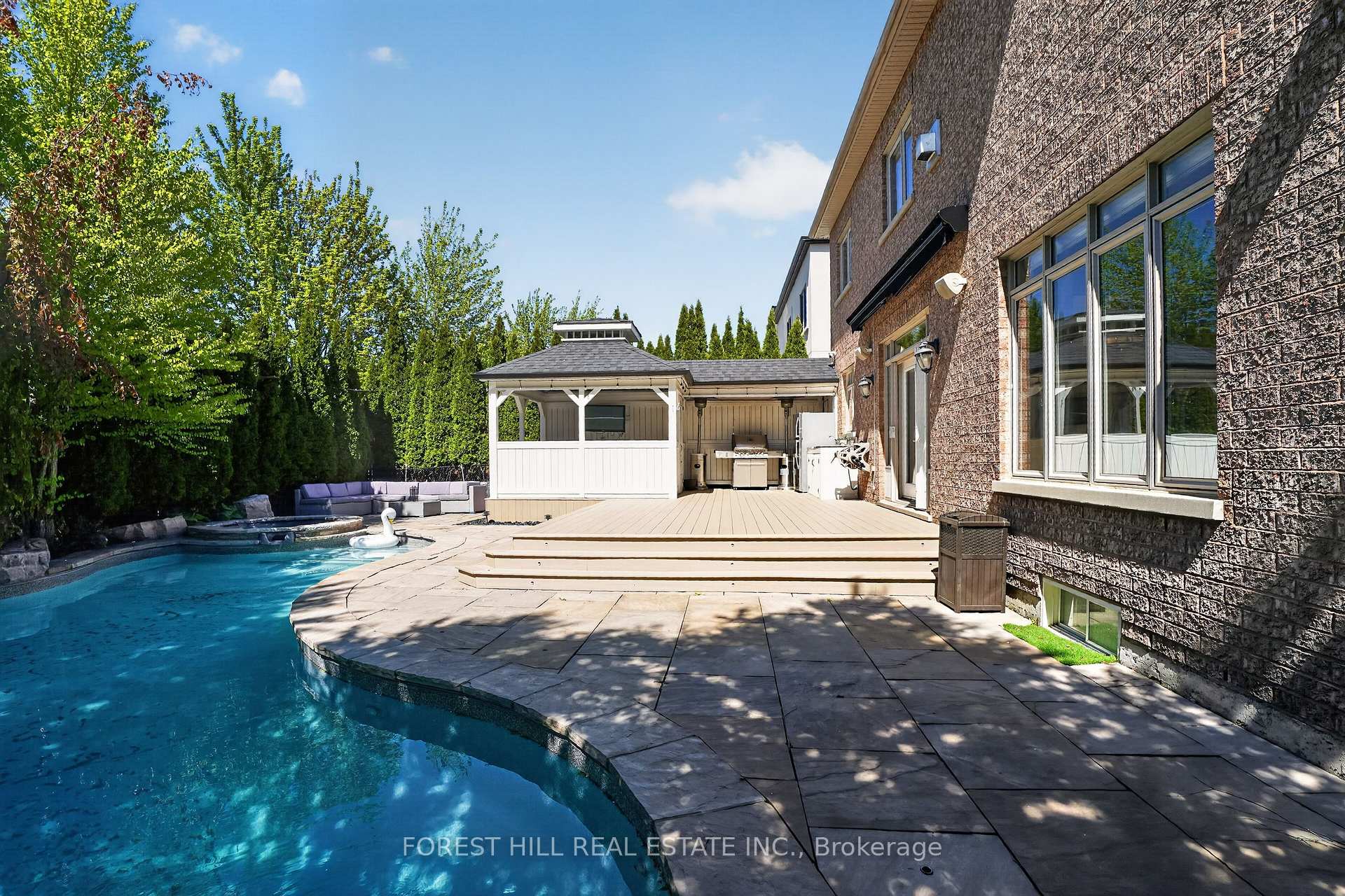 Photo 42 of 110 Cook's Mill Crescent, Vaughan, Patterson — HOMEH