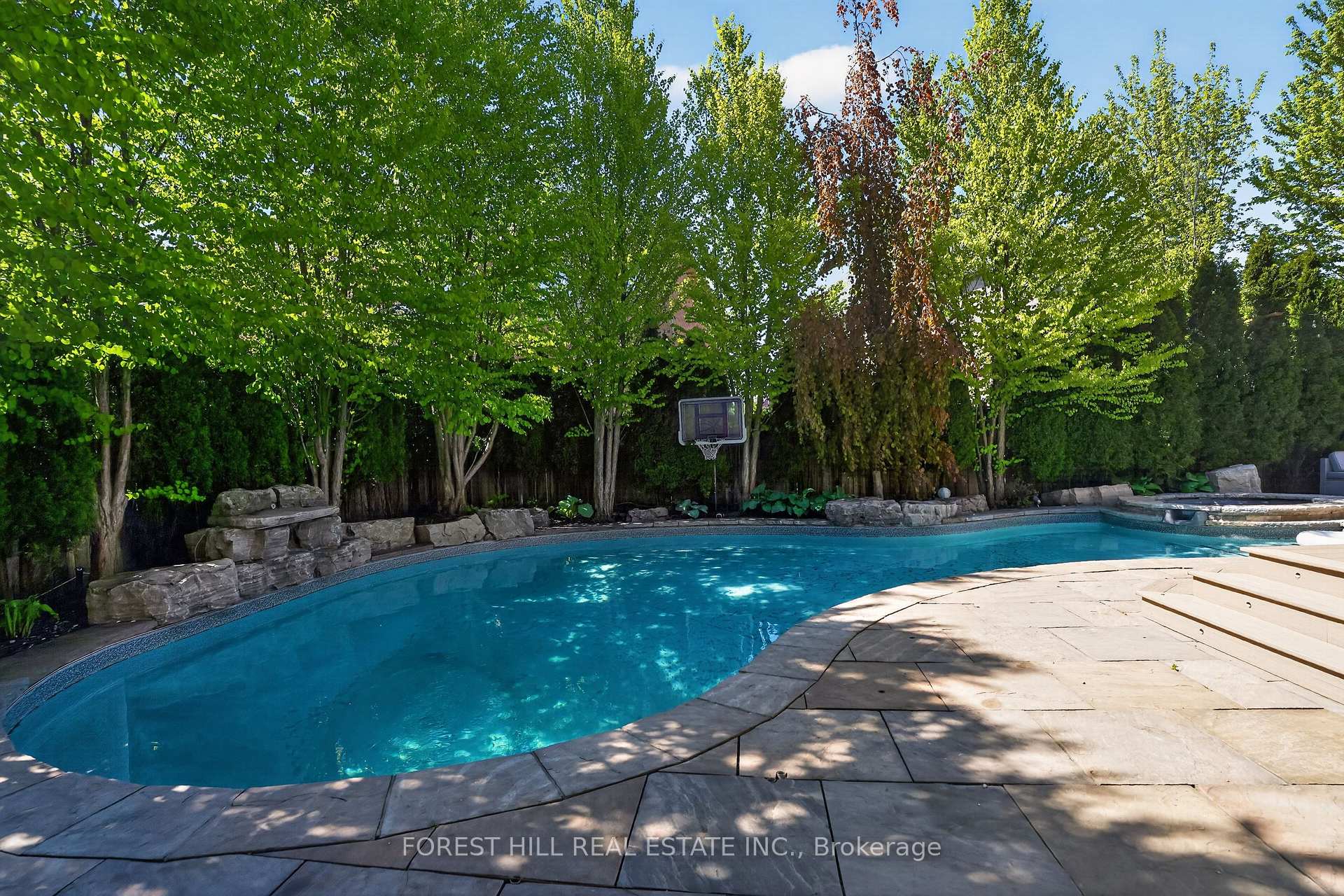 Photo 43 of 110 Cook's Mill Crescent, Vaughan, Patterson — HOMEH
