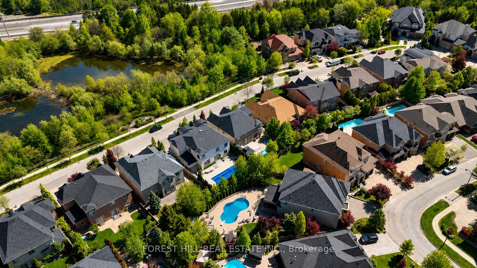 Photo 47 of 110 Cook's Mill Crescent, Vaughan, Patterson — HOMEH