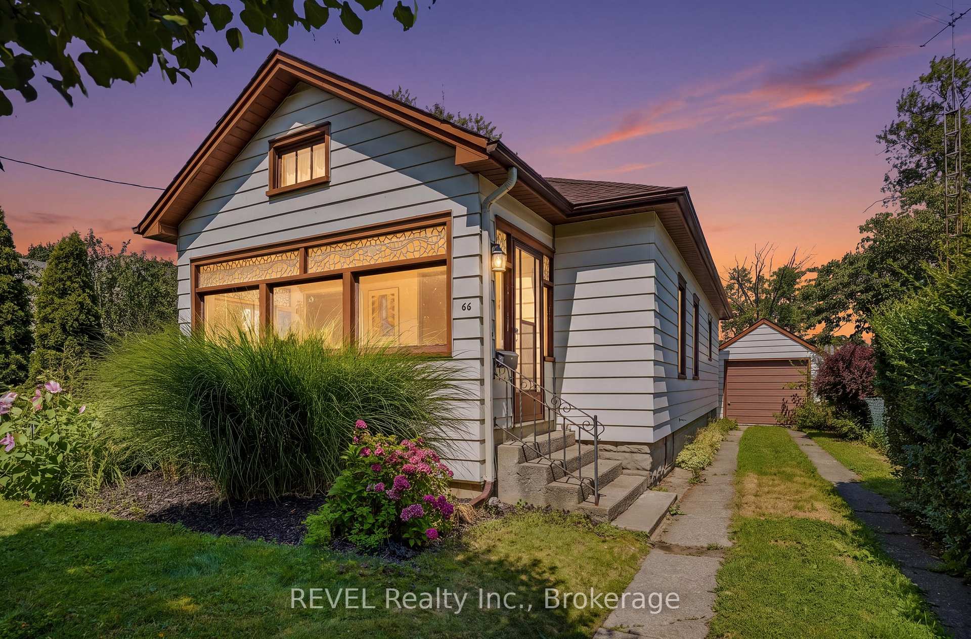 Photo 2 of 66 Permilla Street, St. Catharines, Ridley — HOMEH