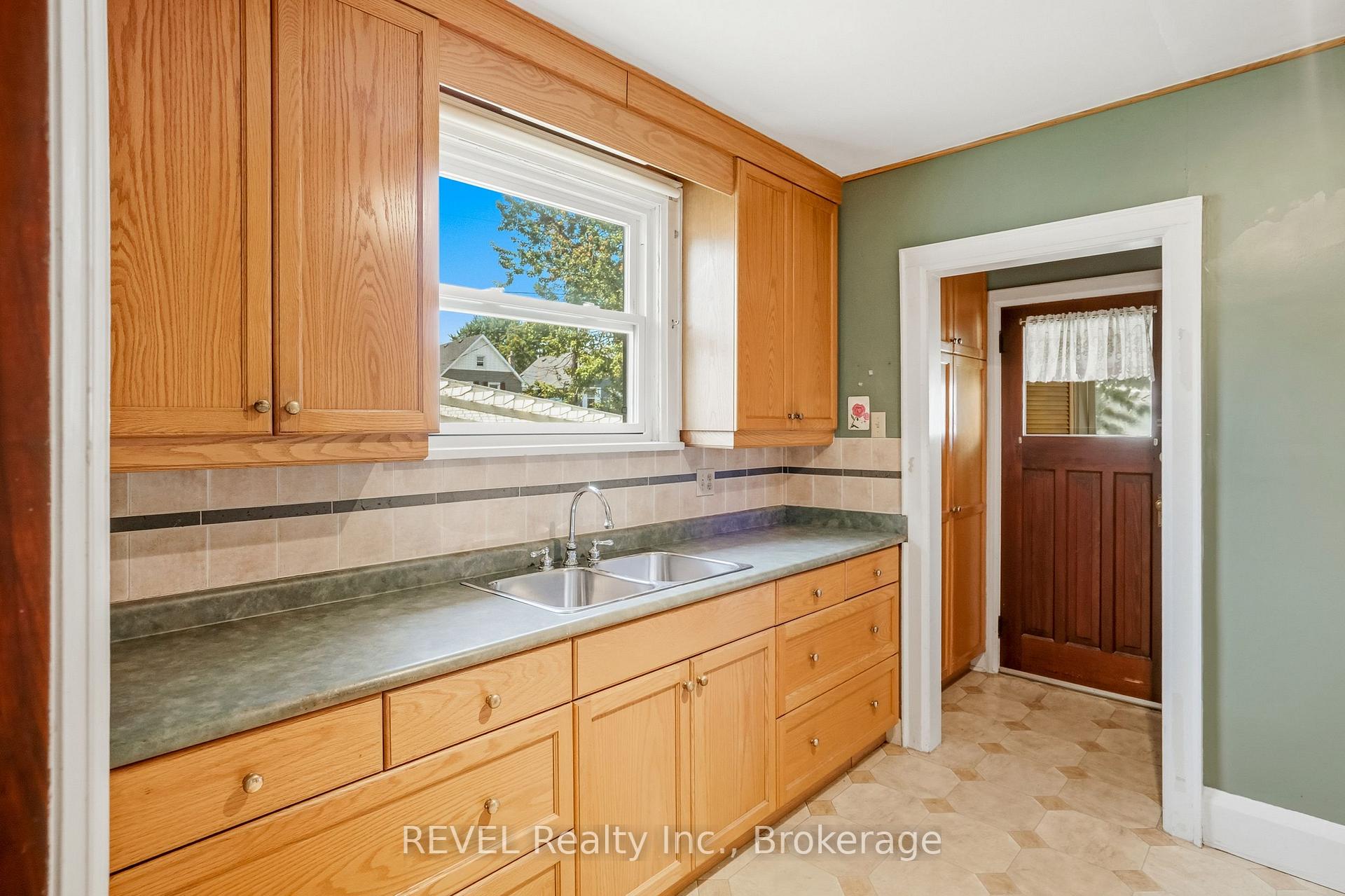 Photo 13 of 66 Permilla Street, St. Catharines, Ridley — HOMEH