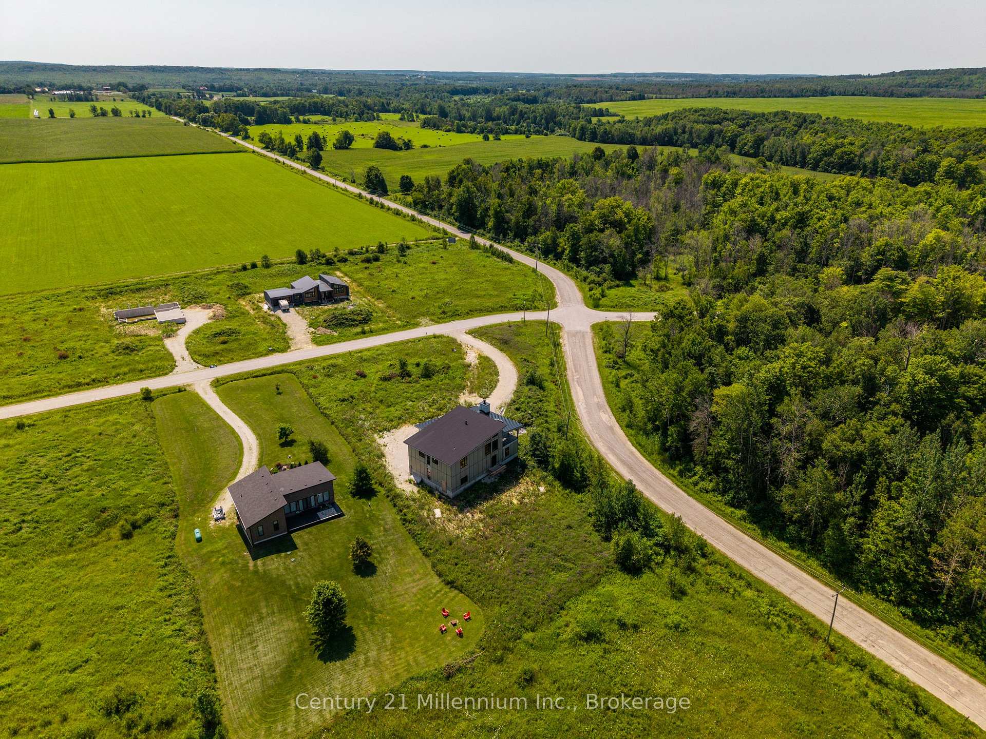 Photo 4 of 101 Ugovsek Crescent, Meaford — HOMEH