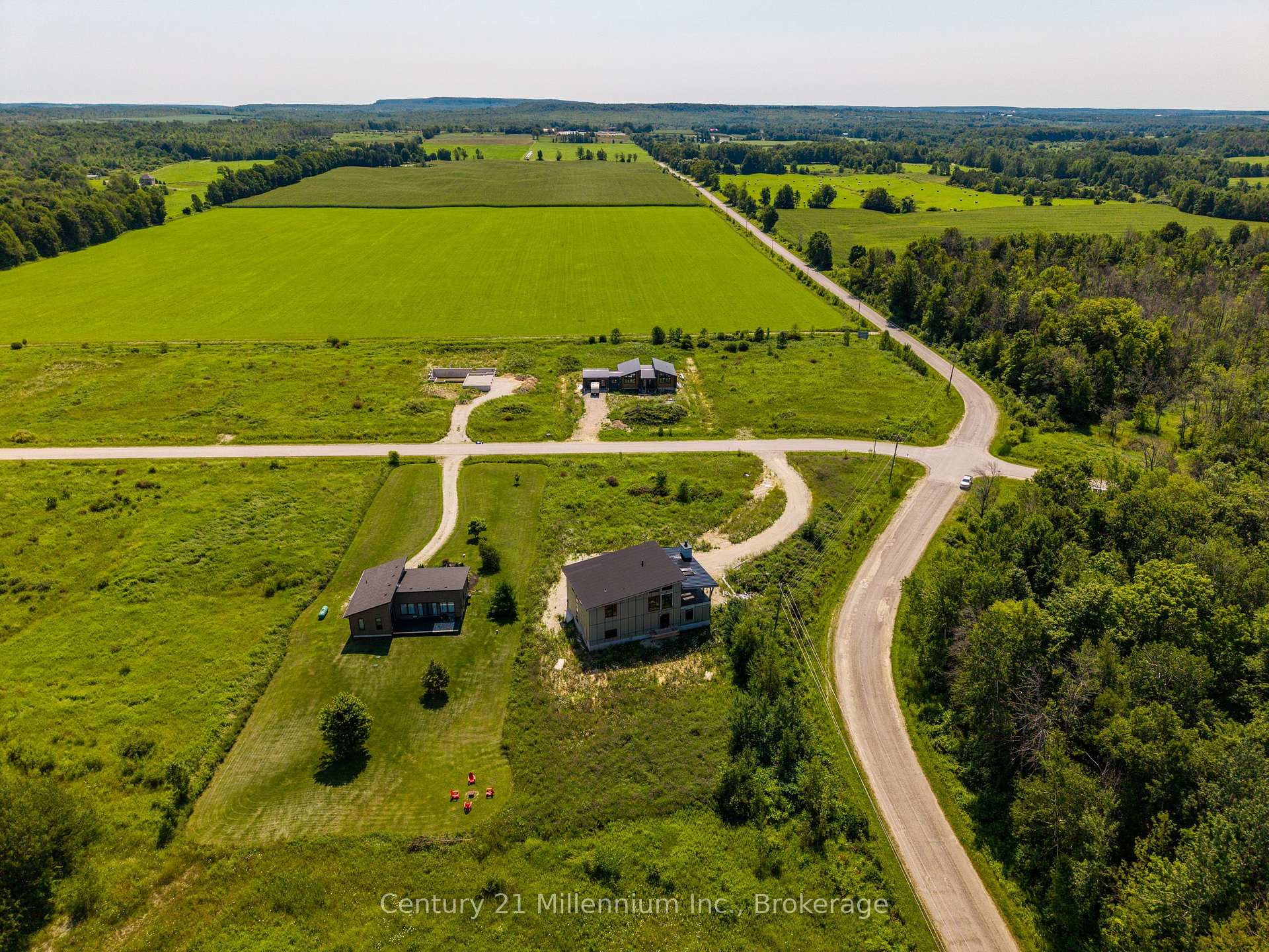 Photo 8 of 101 Ugovsek Crescent, Meaford — HOMEH