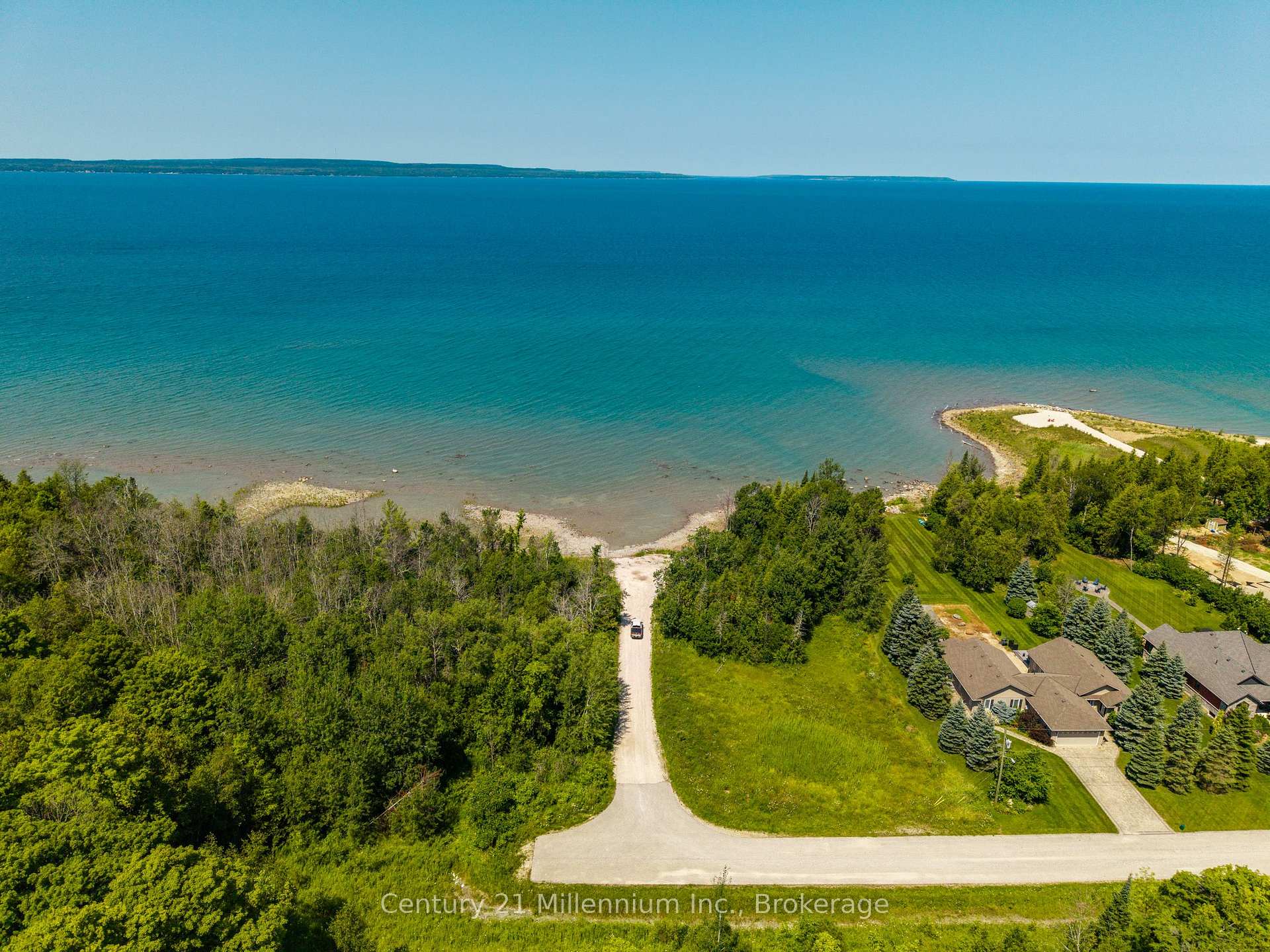 Photo 12 of 101 Ugovsek Crescent, Meaford — HOMEH