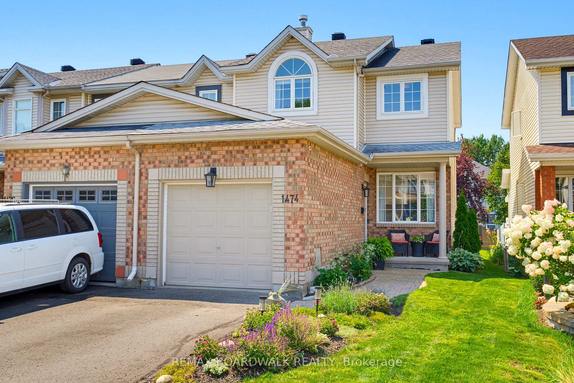 Photo 3 of 1474 Bonneville Crescent, Ottawa, Orleans/Sunridge — HOMEH