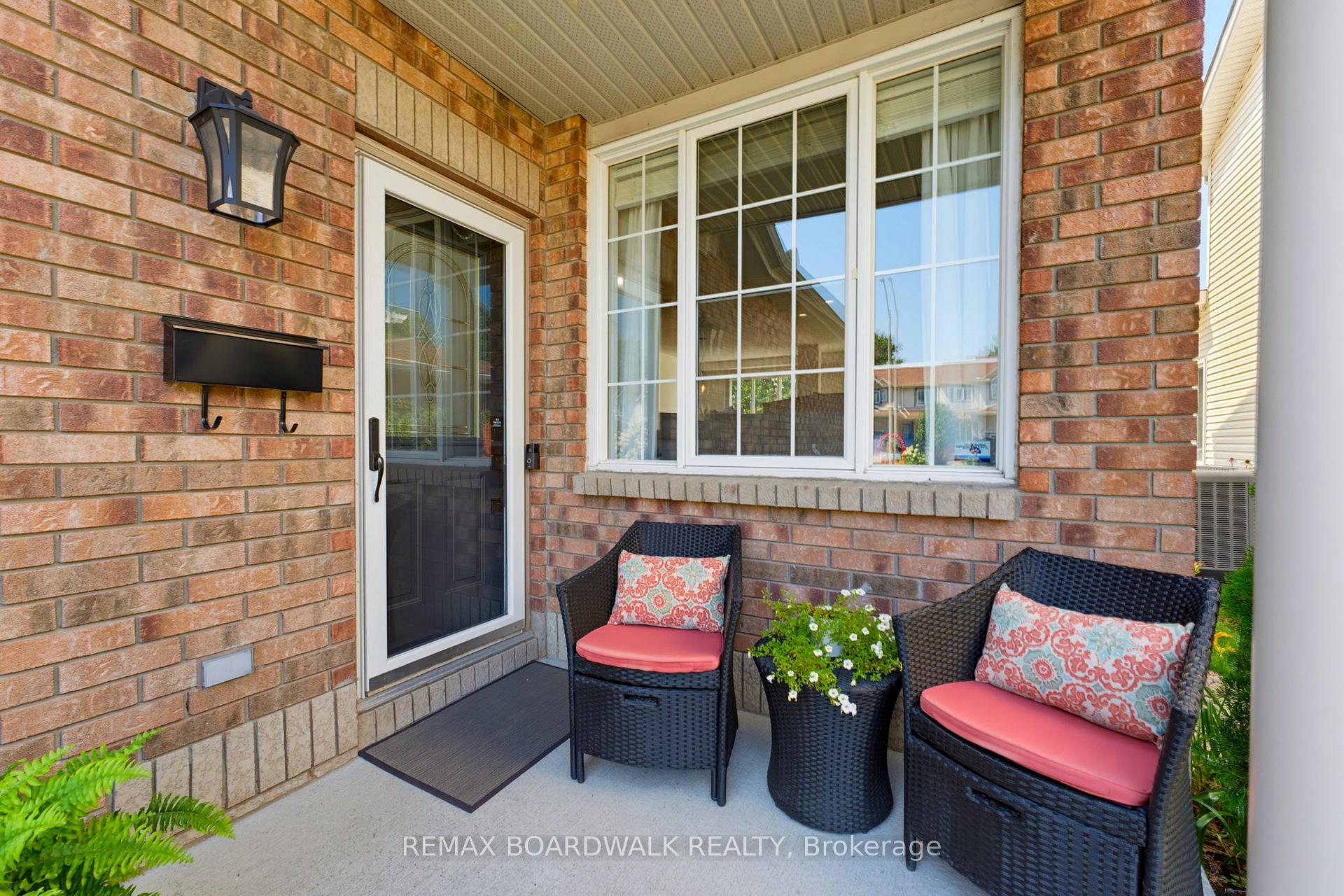 Photo 5 of 1474 Bonneville Crescent, Ottawa, Orleans/Sunridge — HOMEH