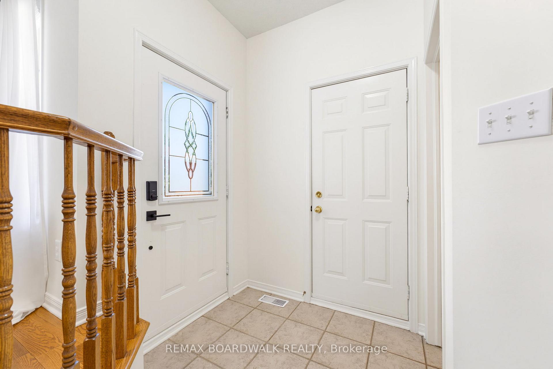 Photo 6 of 1474 Bonneville Crescent, Ottawa, Orleans/Sunridge — HOMEH