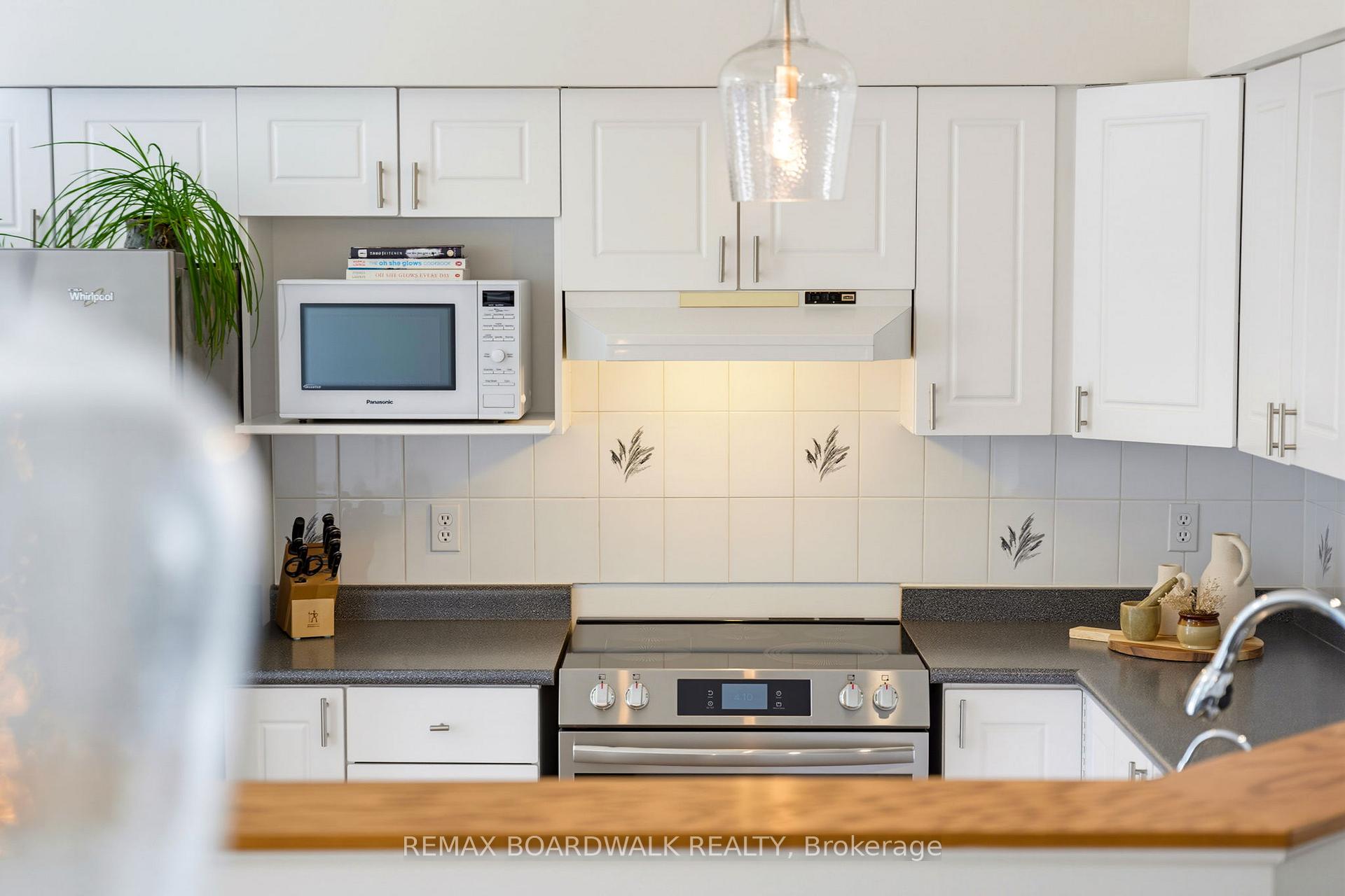 Photo 18 of 1474 Bonneville Crescent, Ottawa, Orleans/Sunridge — HOMEH