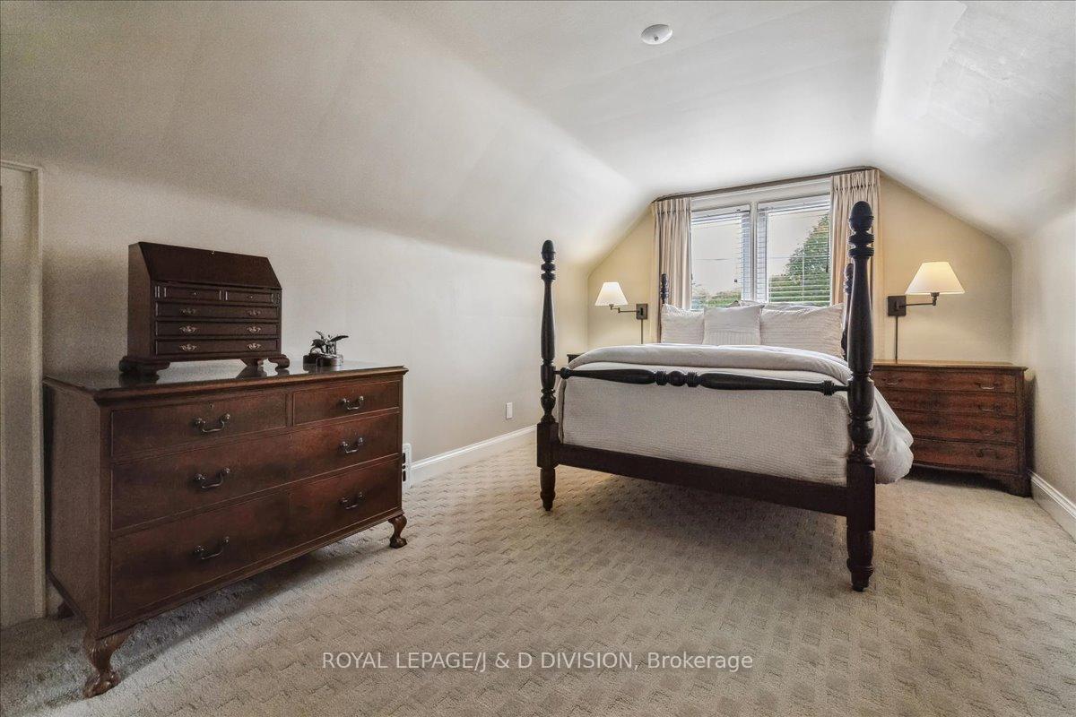 Photo 25 of 32 Miles Court, Hamilton, Kirkendall — HOMEH