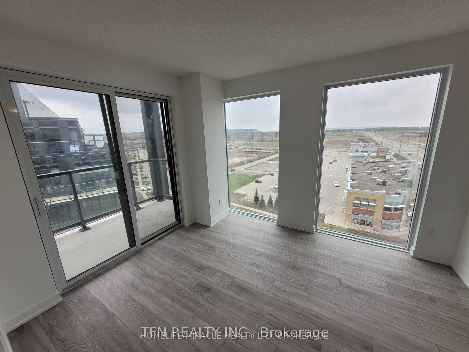 Photo 4 of Unit B903, 3200 Dakota Common, Burlington, Alton — HOMEH