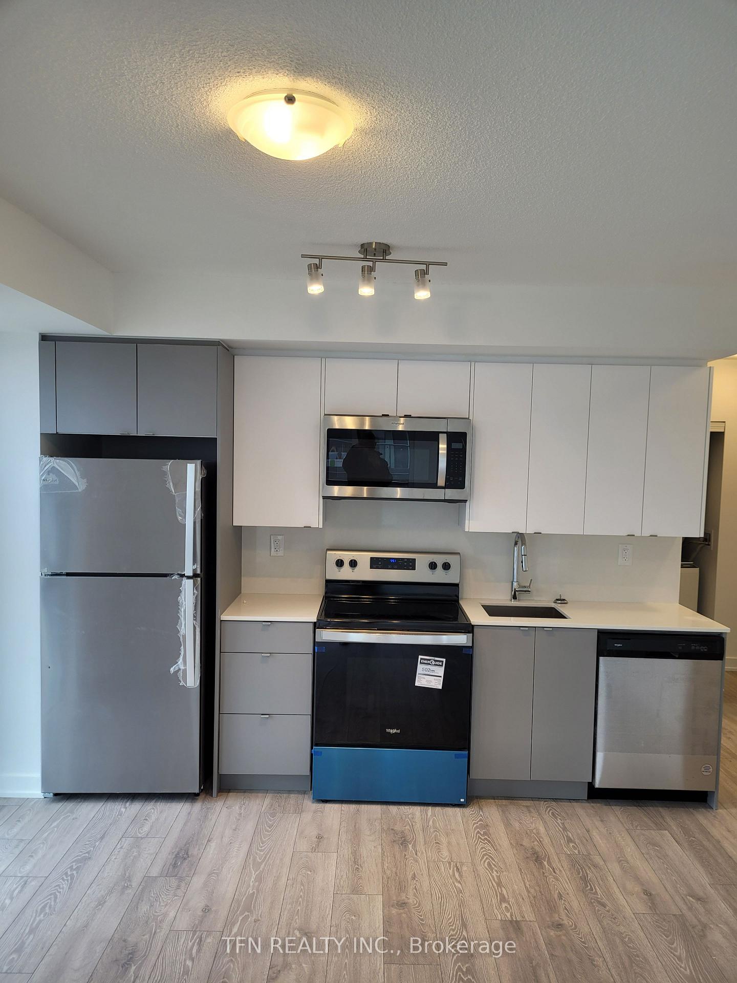 Photo 7 of Unit B903, 3200 Dakota Common, Burlington, Alton — HOMEH