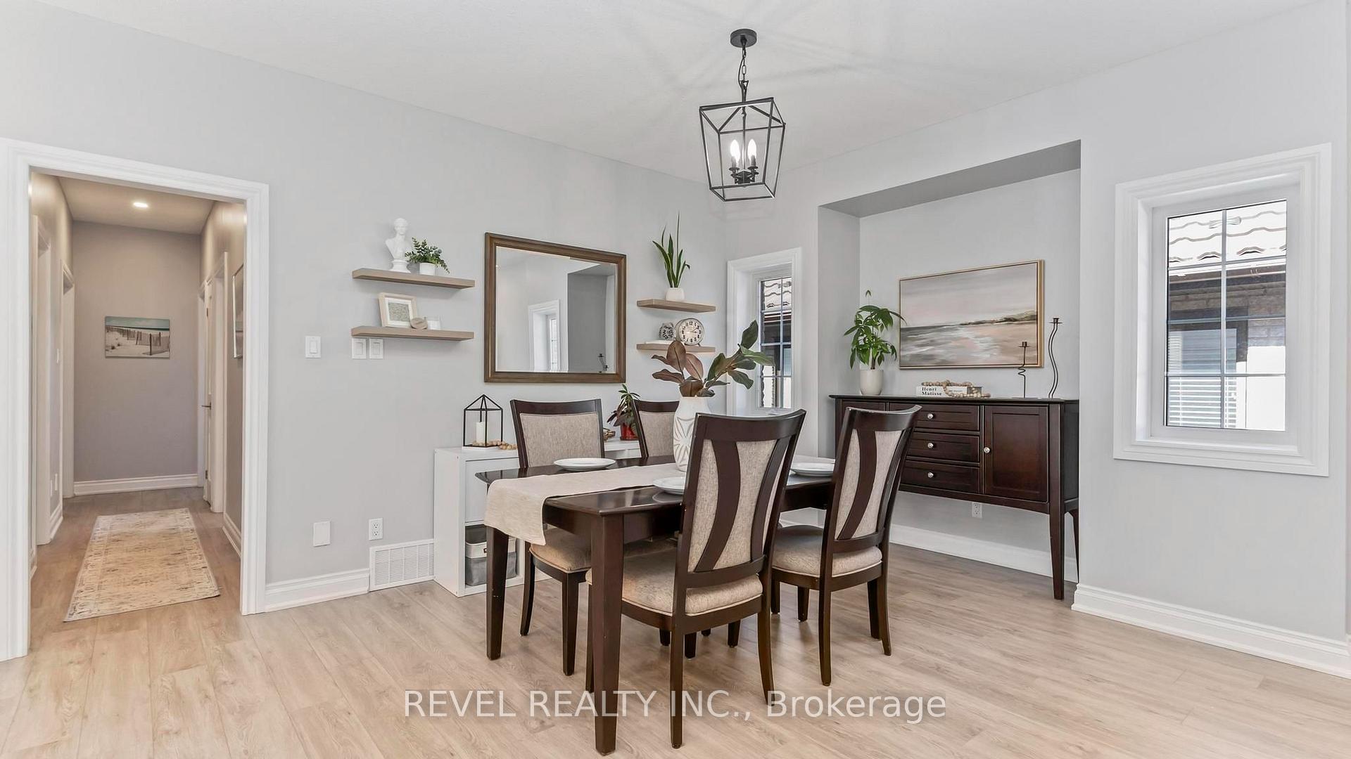 Photo 11 of 857 Cresthaven Crescent, London, South L — HOMEH
