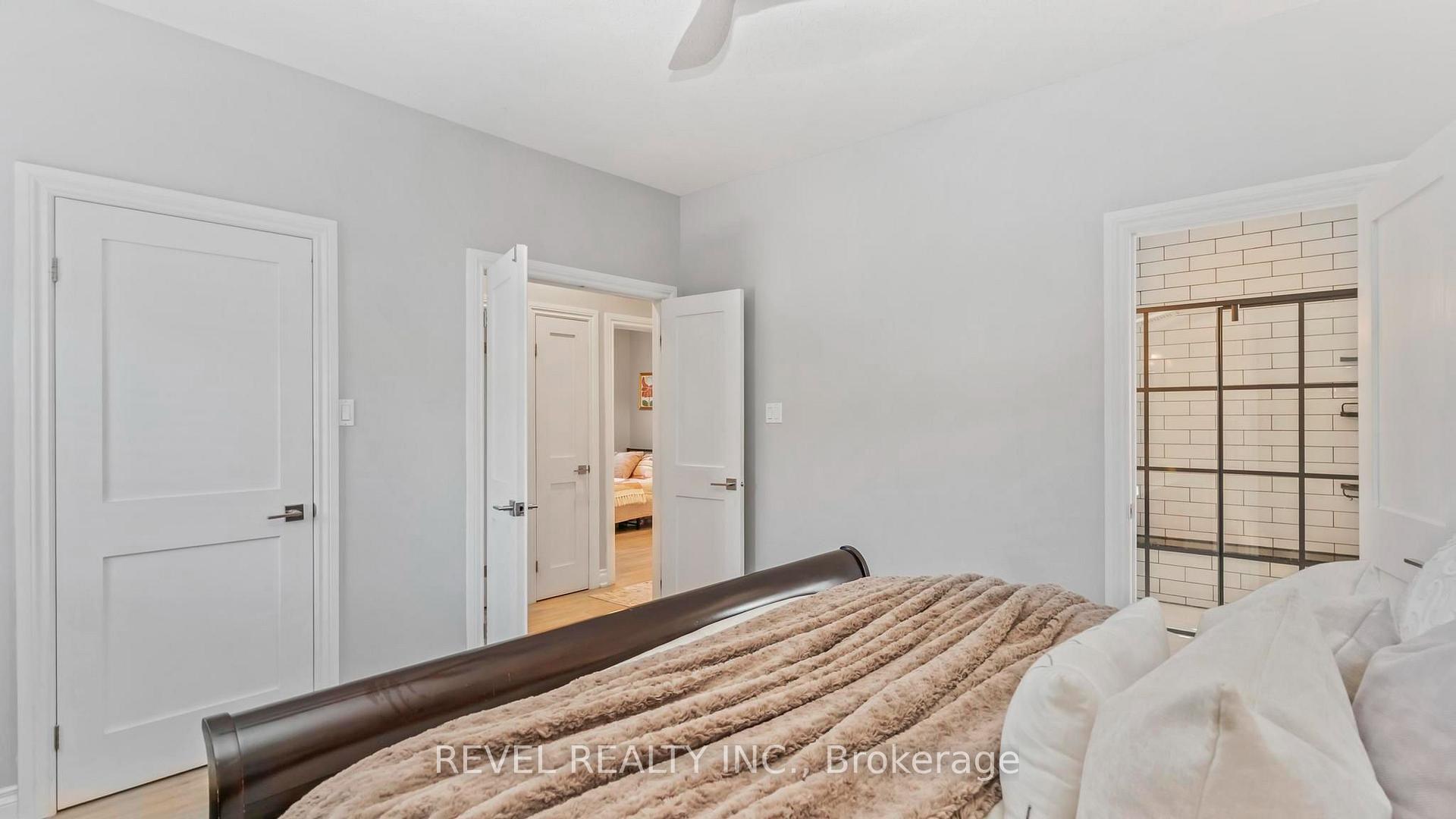 Photo 25 of 857 Cresthaven Crescent, London, South L — HOMEH