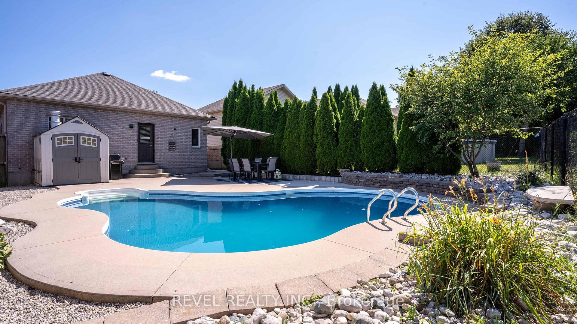 Photo 37 of 857 Cresthaven Crescent, London, South L — HOMEH