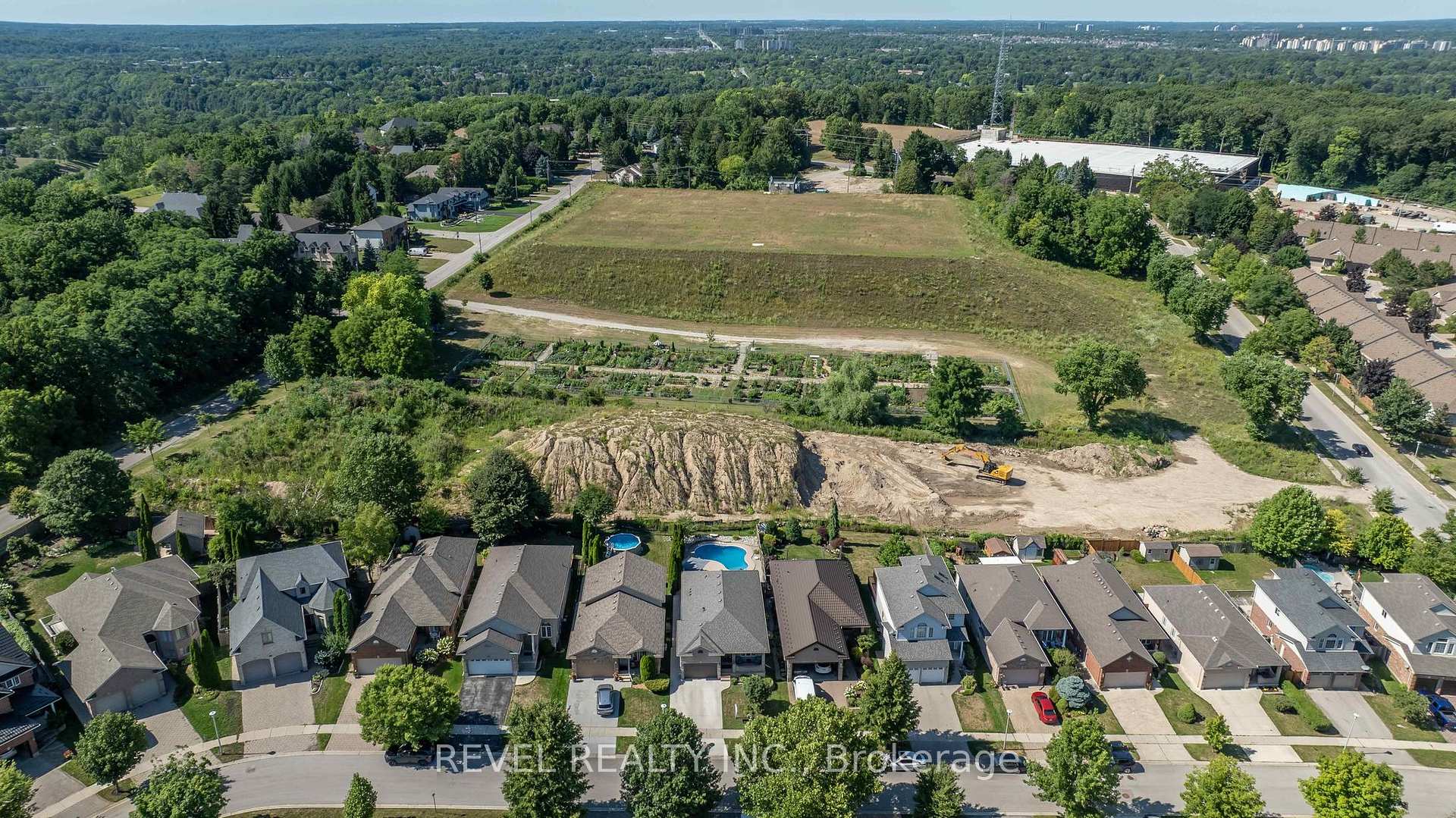 Photo 46 of 857 Cresthaven Crescent, London, South L — HOMEH