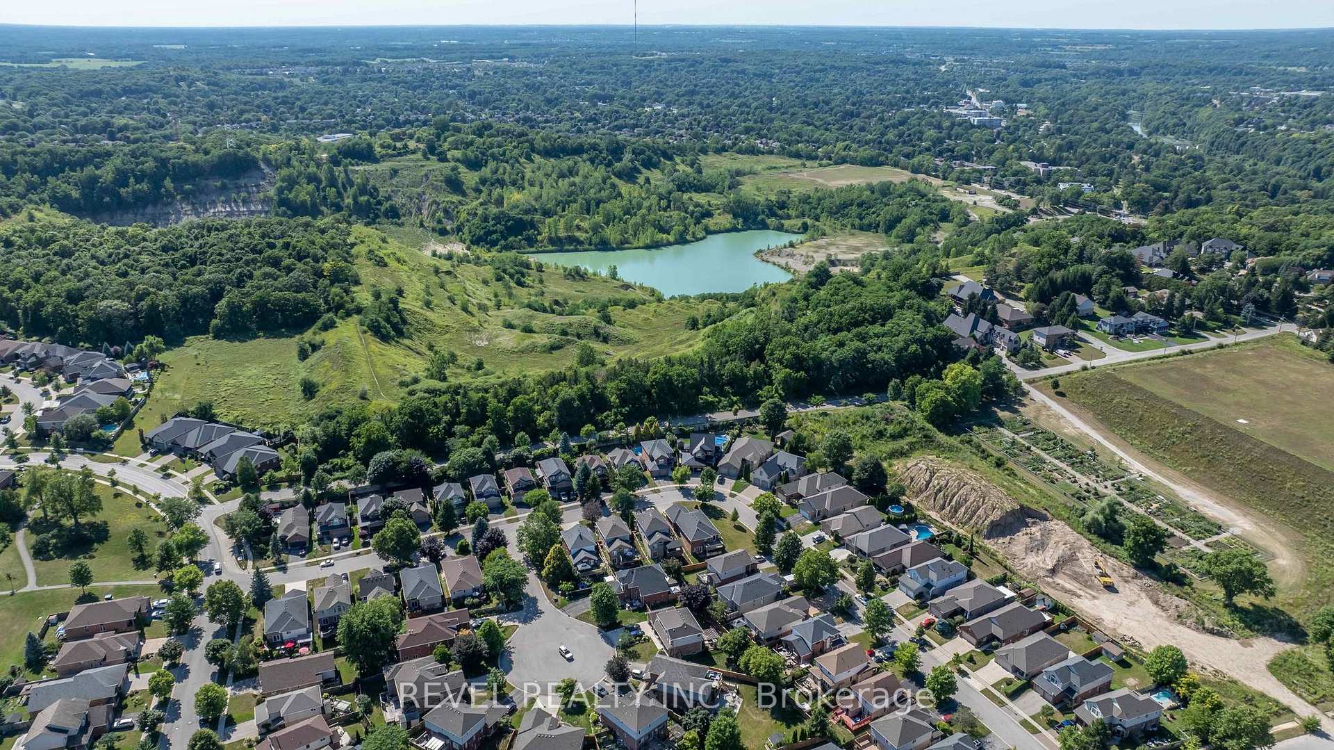 Photo 47 of 857 Cresthaven Crescent, London, South L — HOMEH