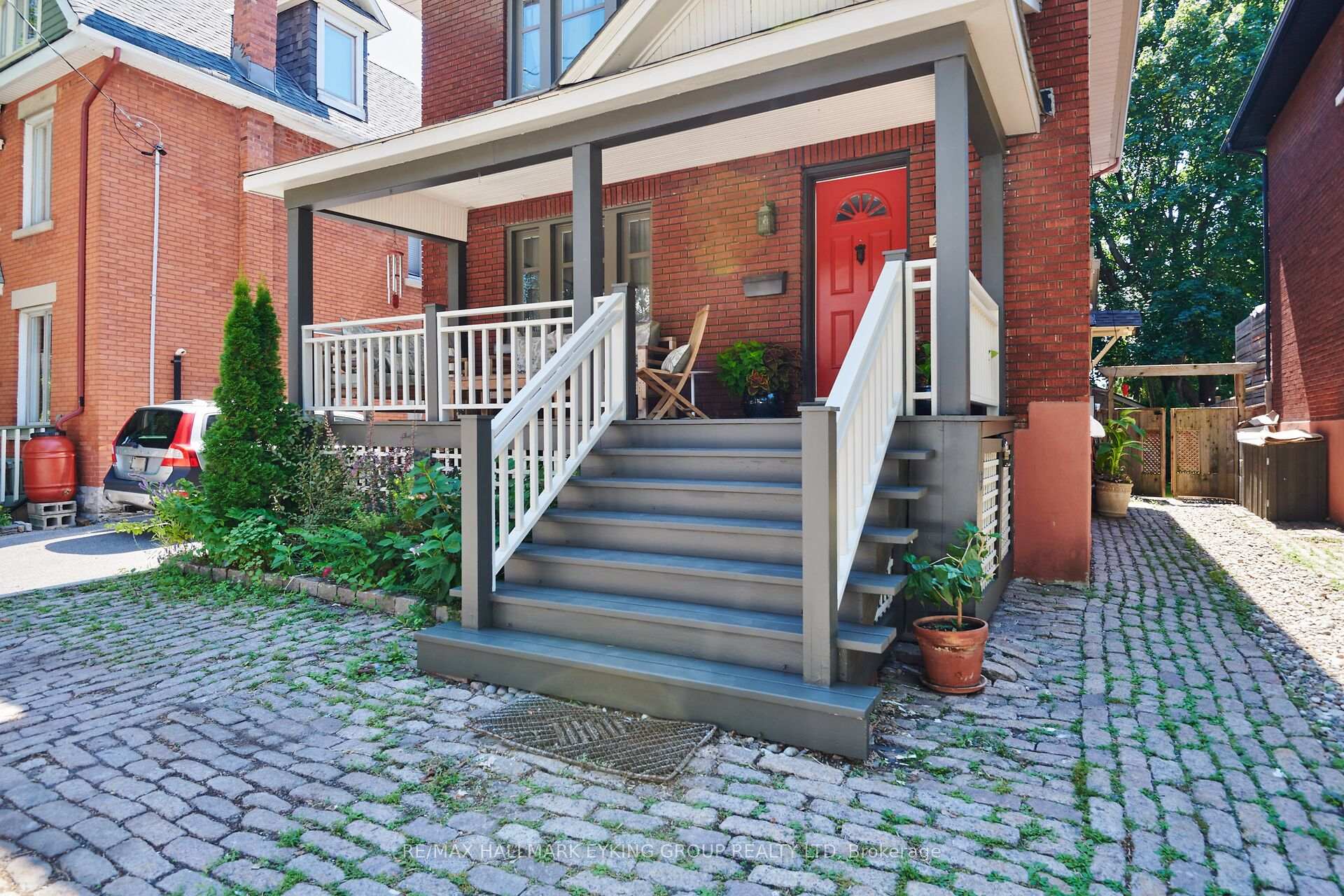 Photo 2 of 290 Flora Street, Ottawa, Ottawa Centre — HOMEH