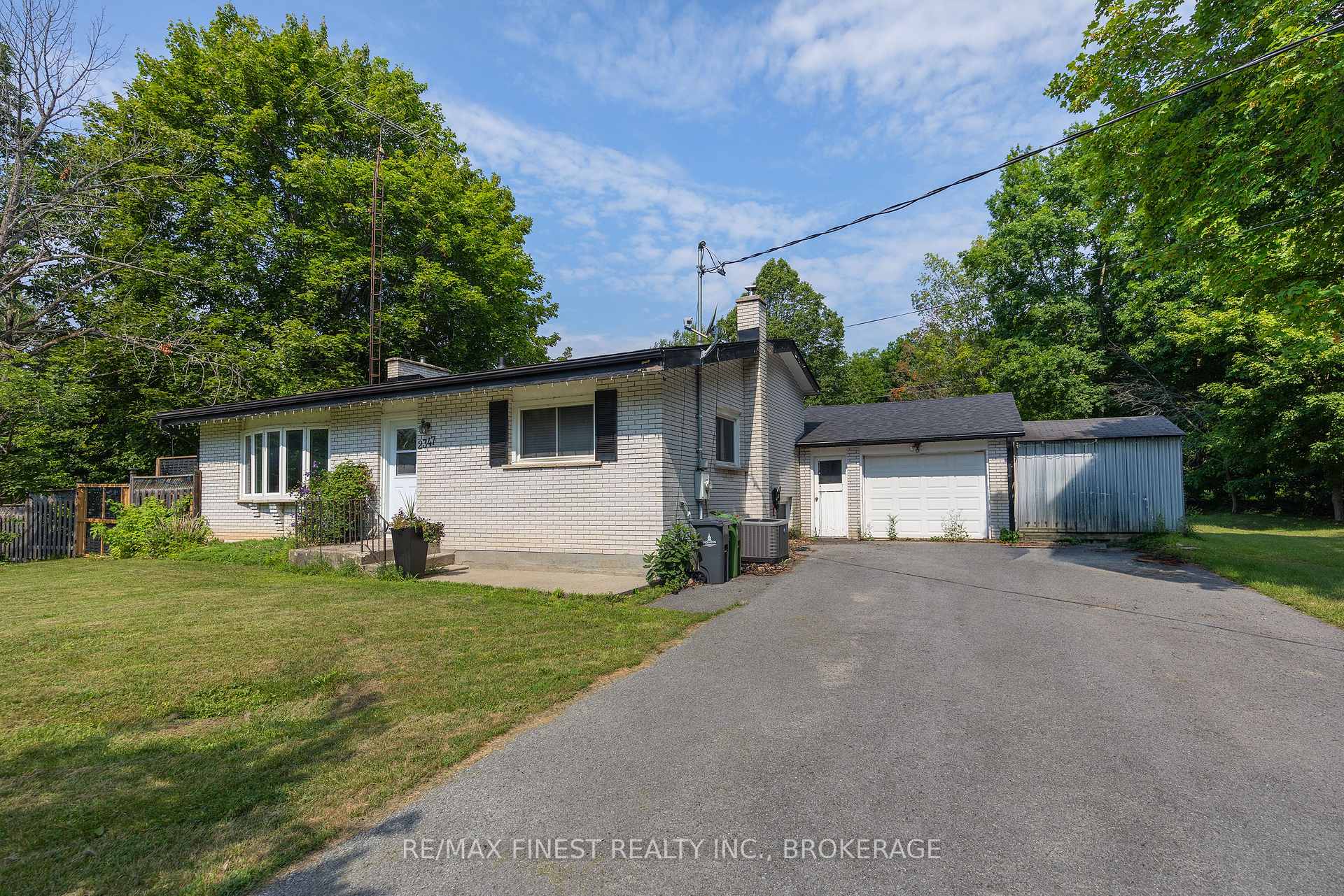 Photo 2 of 2347 Battersea Road, Kingston, City North of 401 — HOMEH