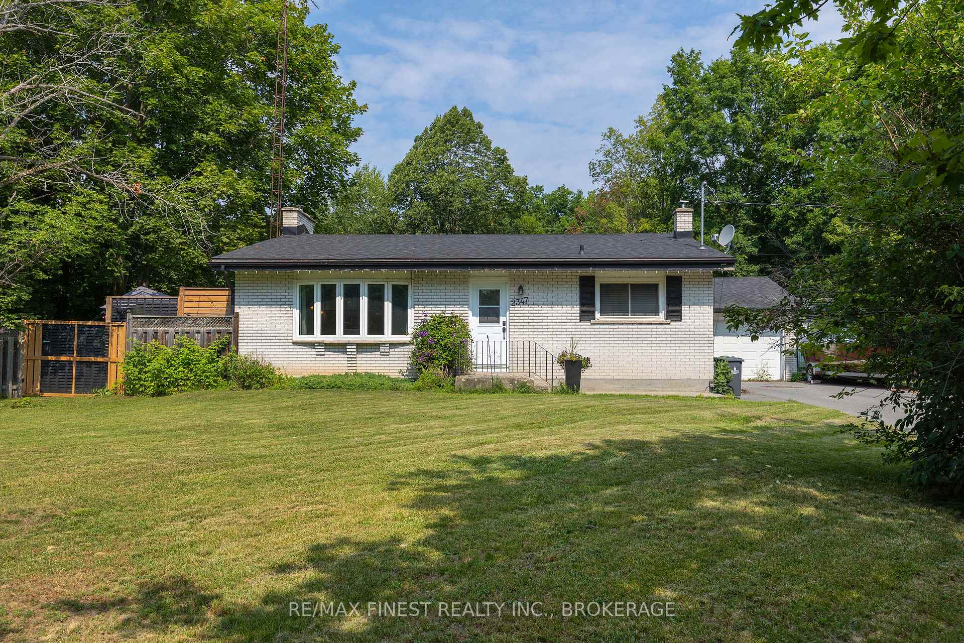 Photo 4 of 2347 Battersea Road, Kingston, City North of 401 — HOMEH