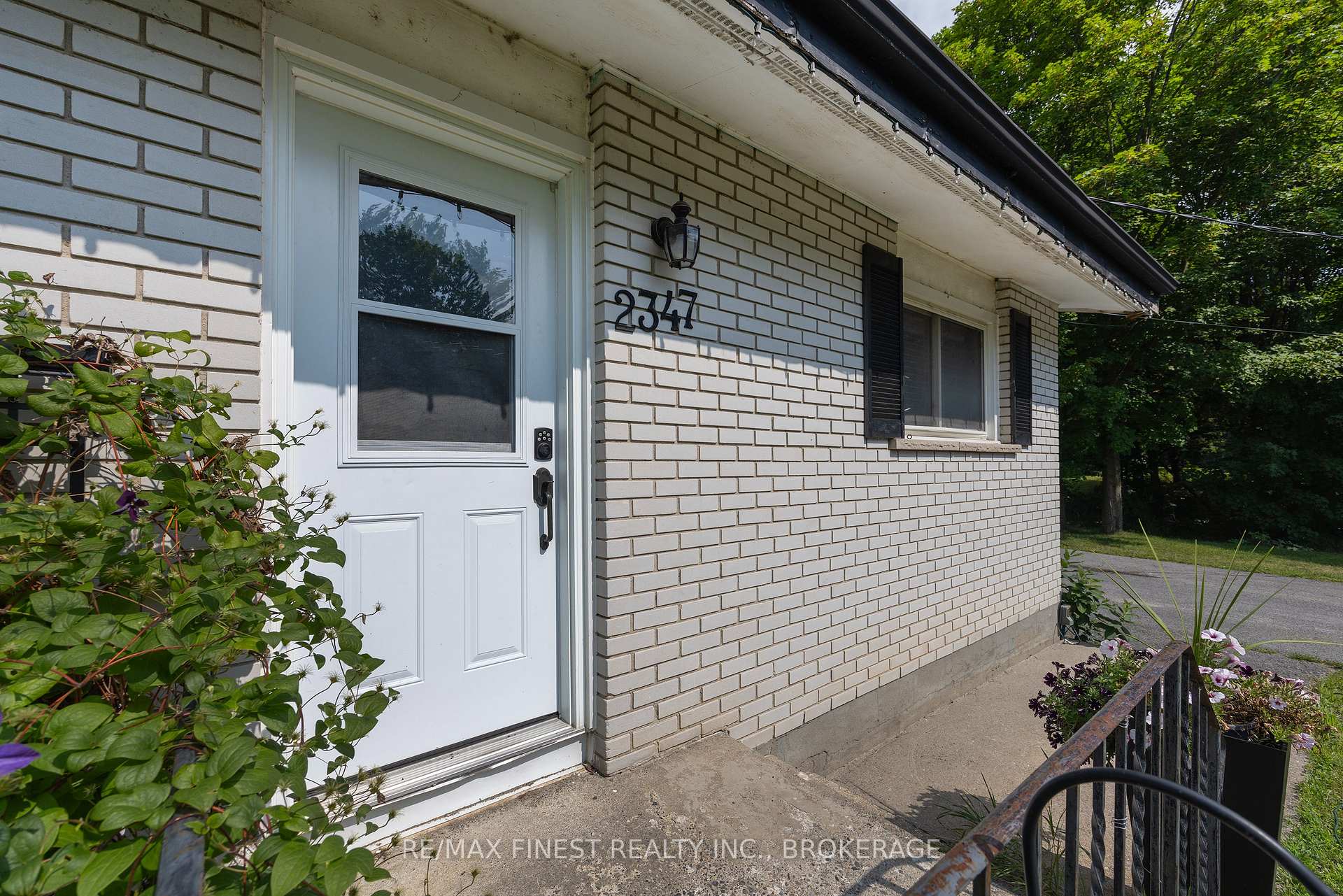 Photo 5 of 2347 Battersea Road, Kingston, City North of 401 — HOMEH