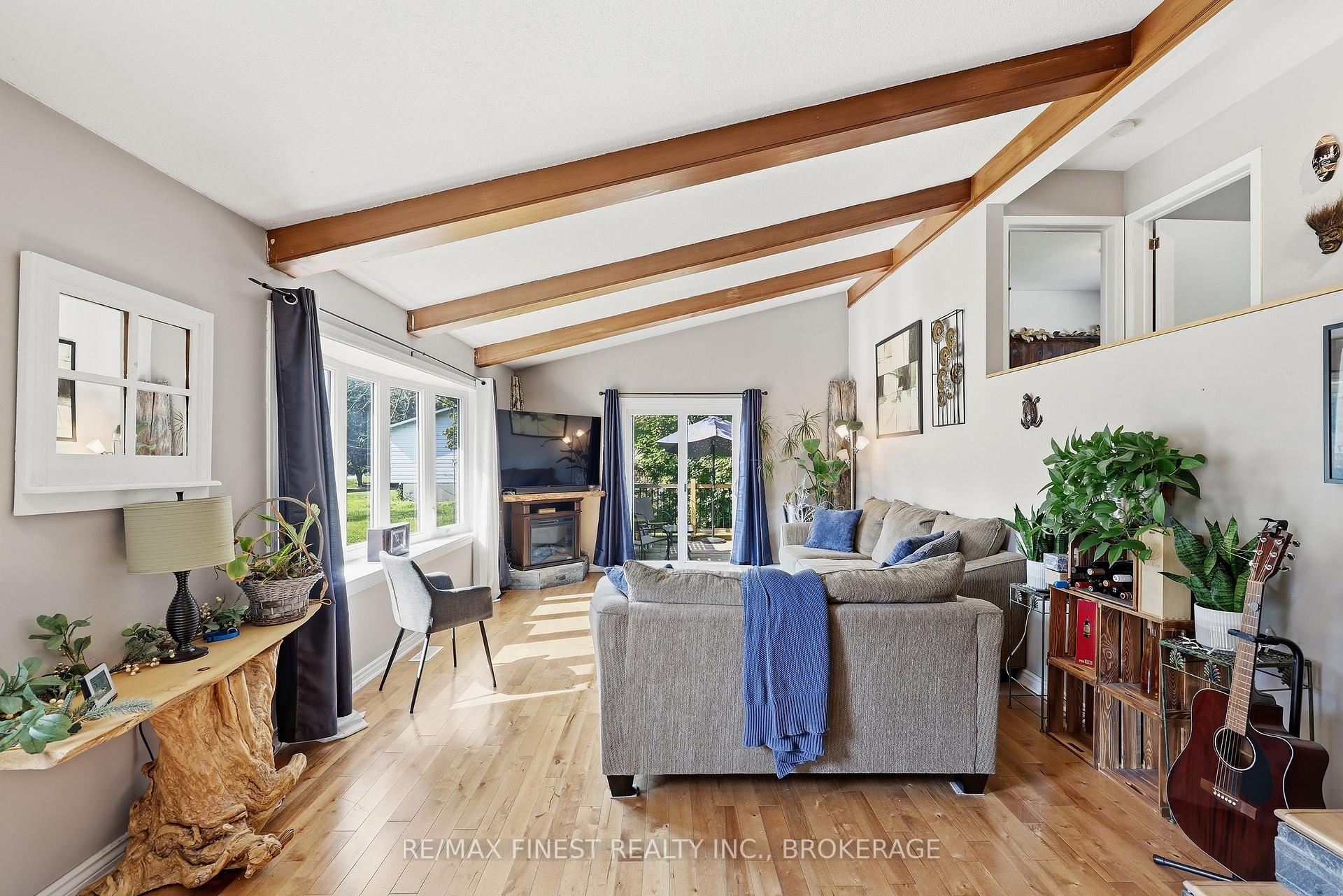 Photo 7 of 2347 Battersea Road, Kingston, City North of 401 — HOMEH