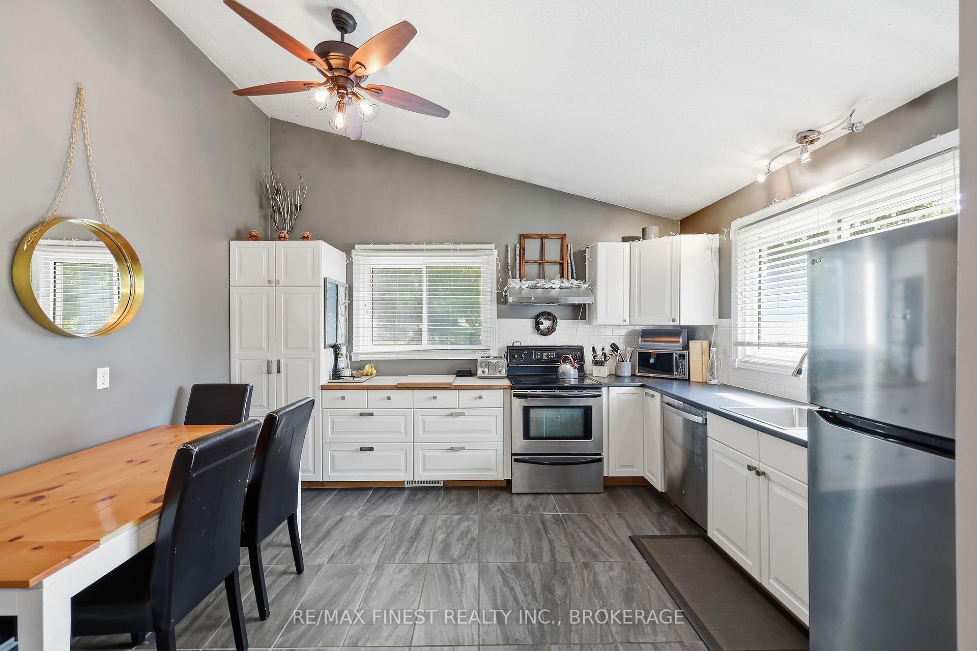 Photo 12 of 2347 Battersea Road, Kingston, City North of 401 — HOMEH
