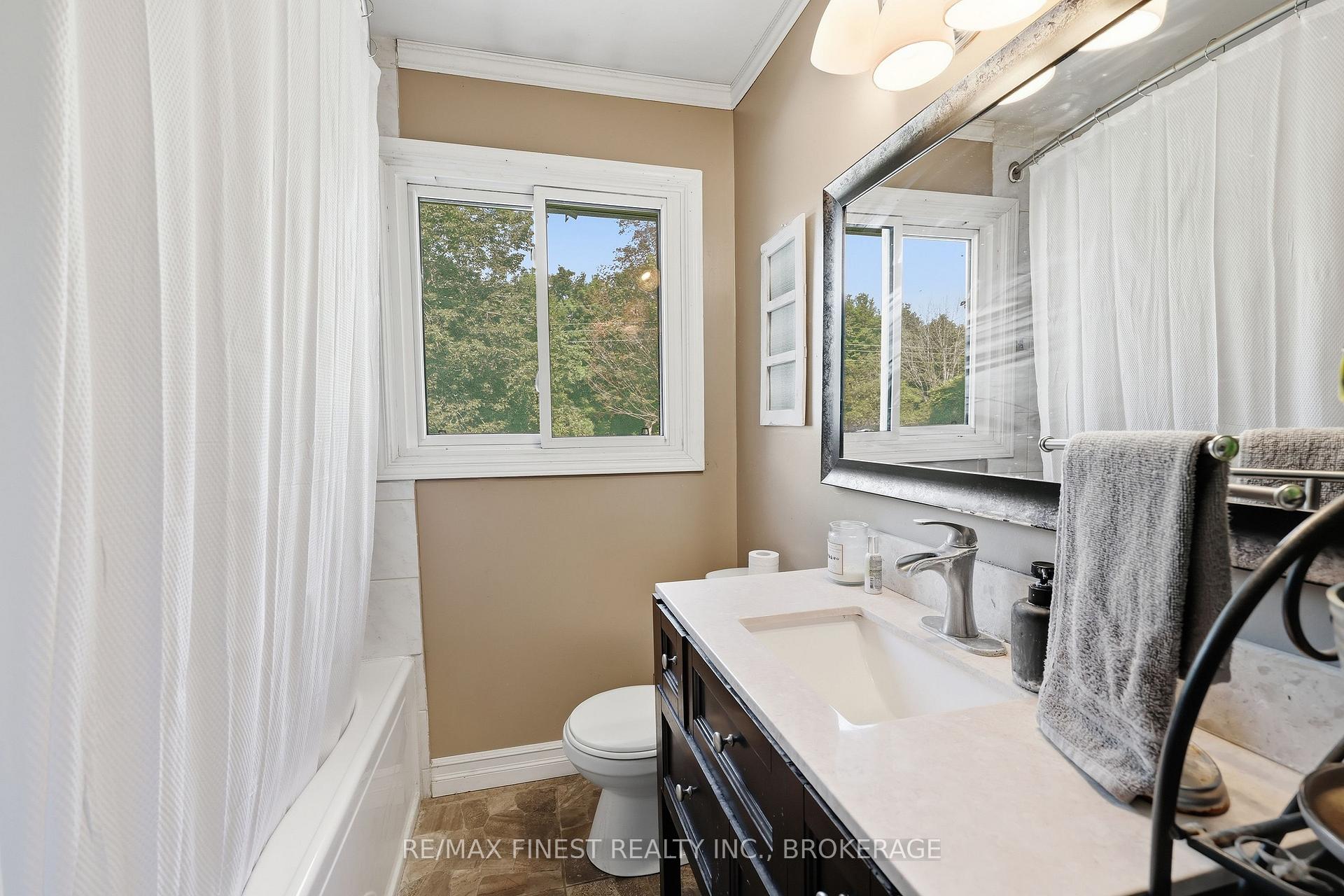 Photo 27 of 2347 Battersea Road, Kingston, City North of 401 — HOMEH
