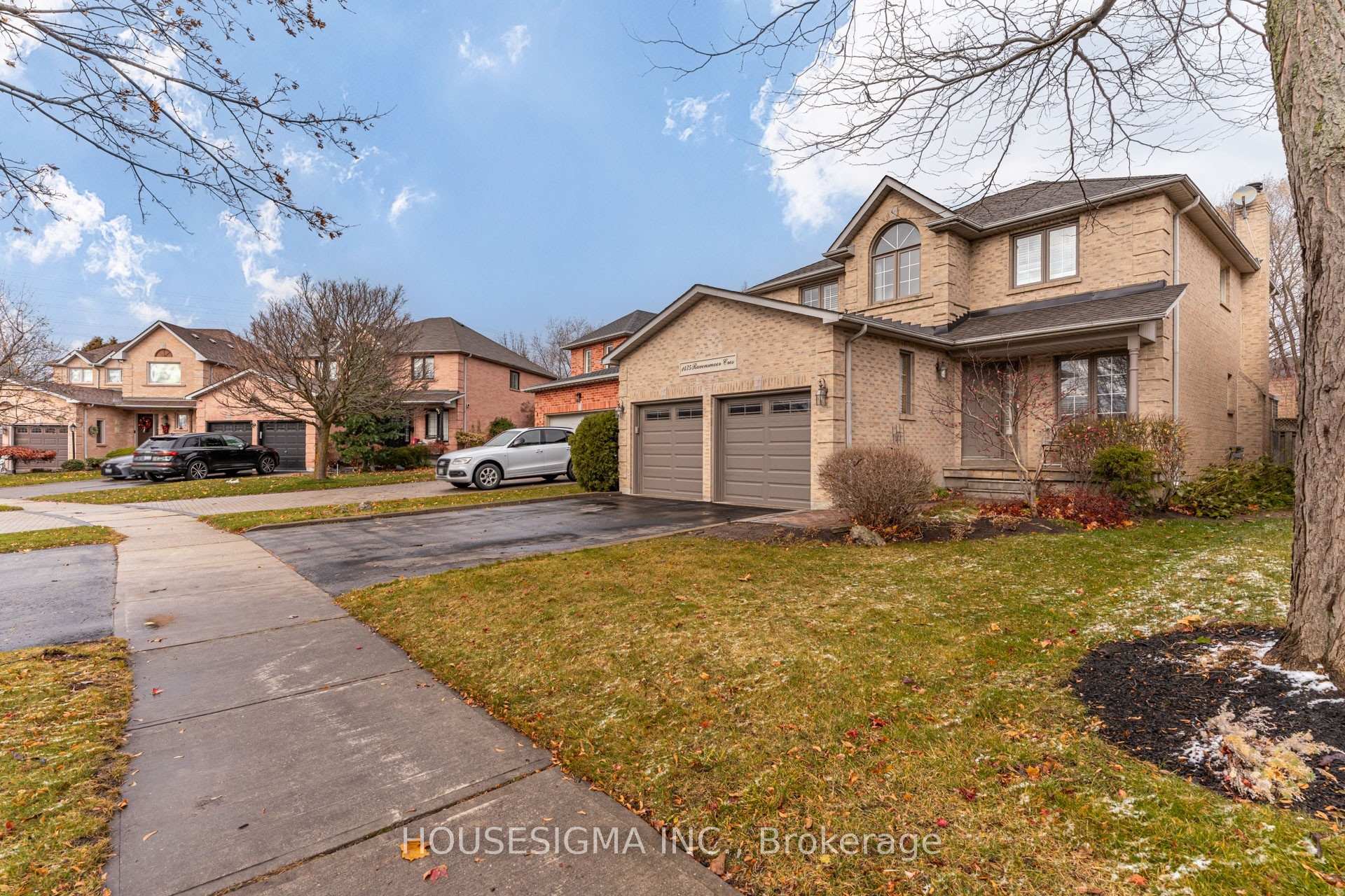 Photo 3 of 1475 Ravensmoor Crescent, Mississauga, East Credit — HOMEH