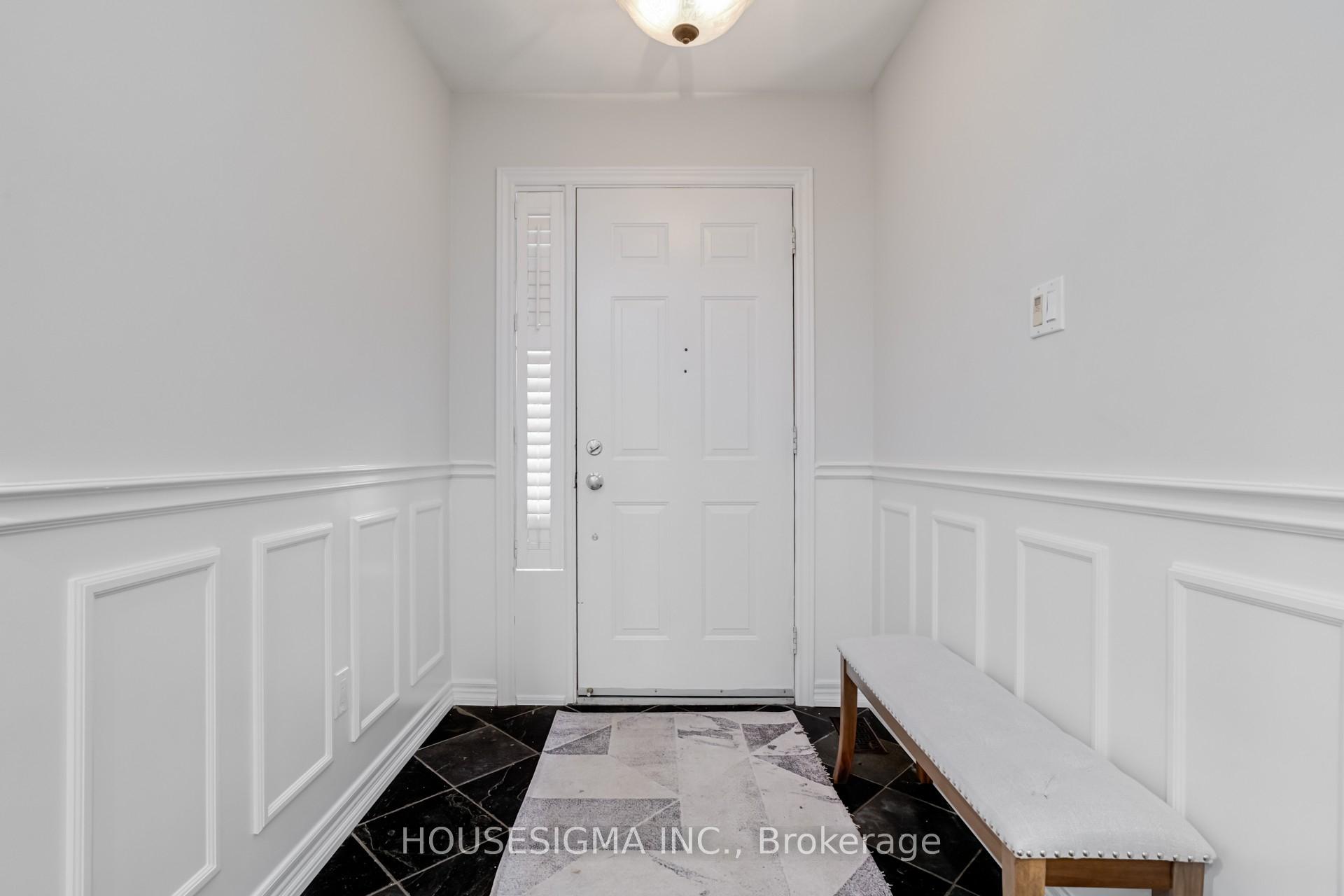 Photo 5 of 1475 Ravensmoor Crescent, Mississauga, East Credit — HOMEH