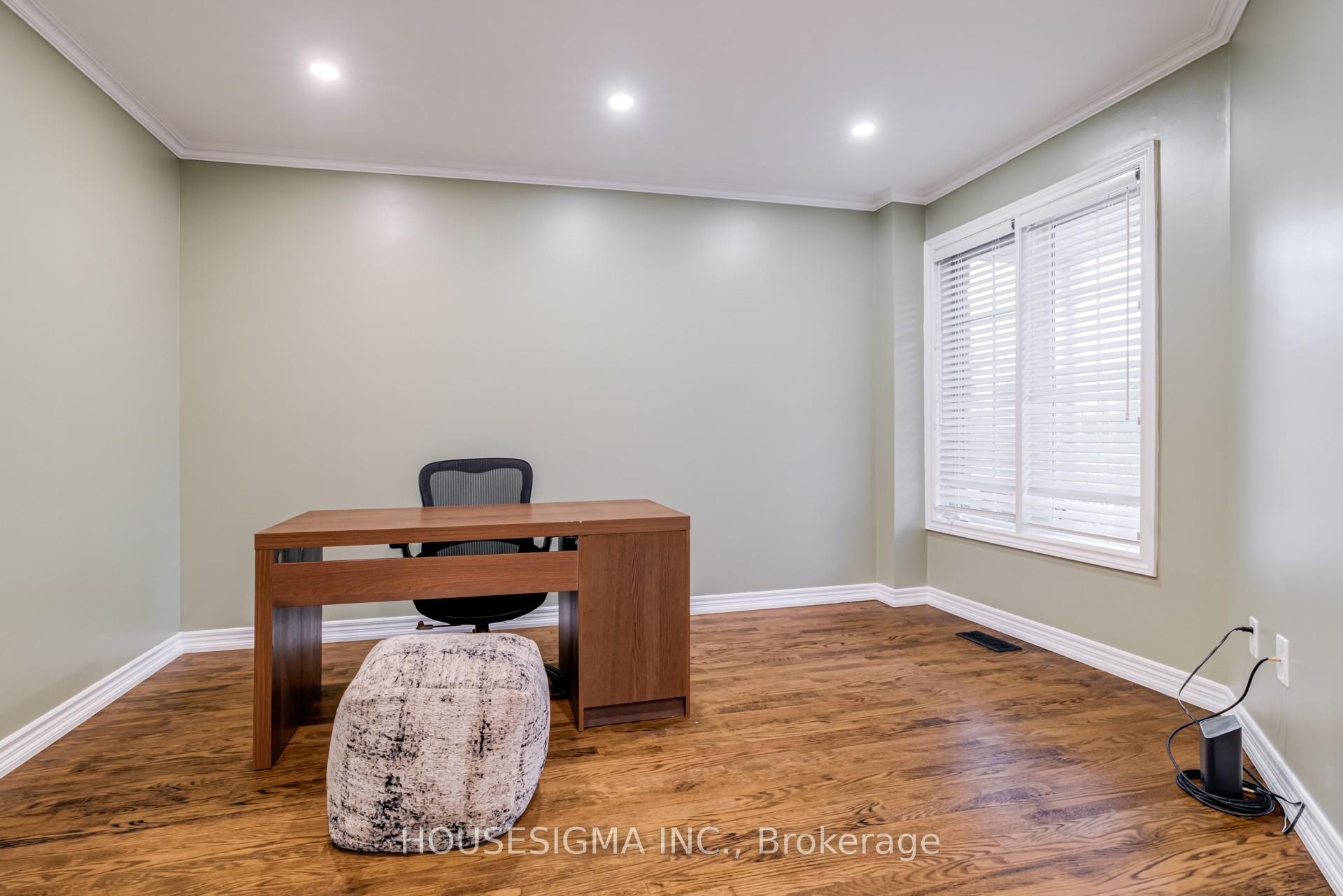 Photo 7 of 1475 Ravensmoor Crescent, Mississauga, East Credit — HOMEH