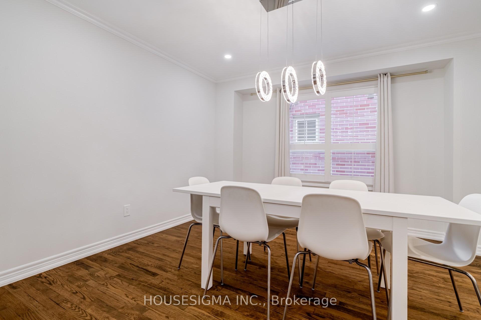 Photo 8 of 1475 Ravensmoor Crescent, Mississauga, East Credit — HOMEH