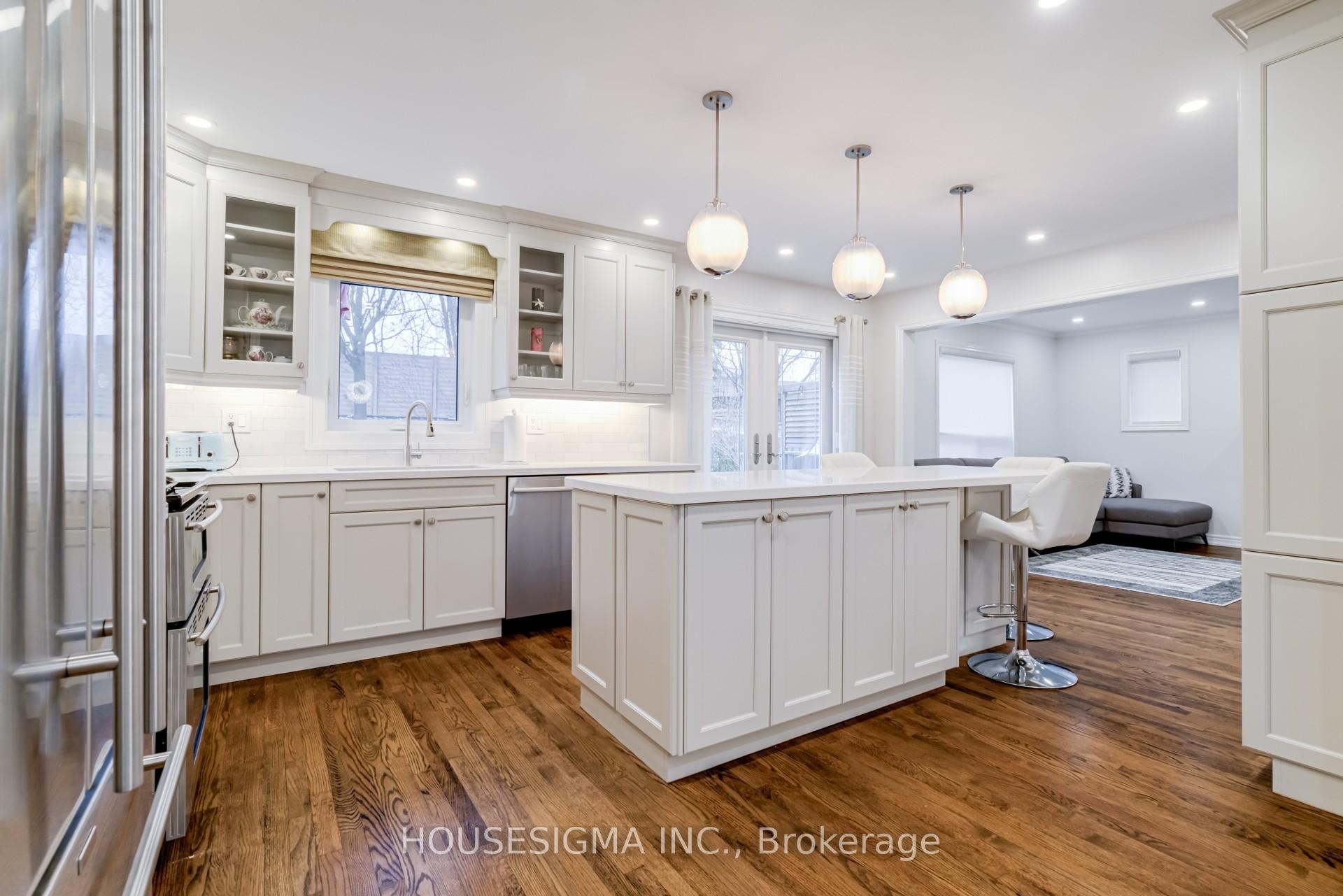 Photo 10 of 1475 Ravensmoor Crescent, Mississauga, East Credit — HOMEH