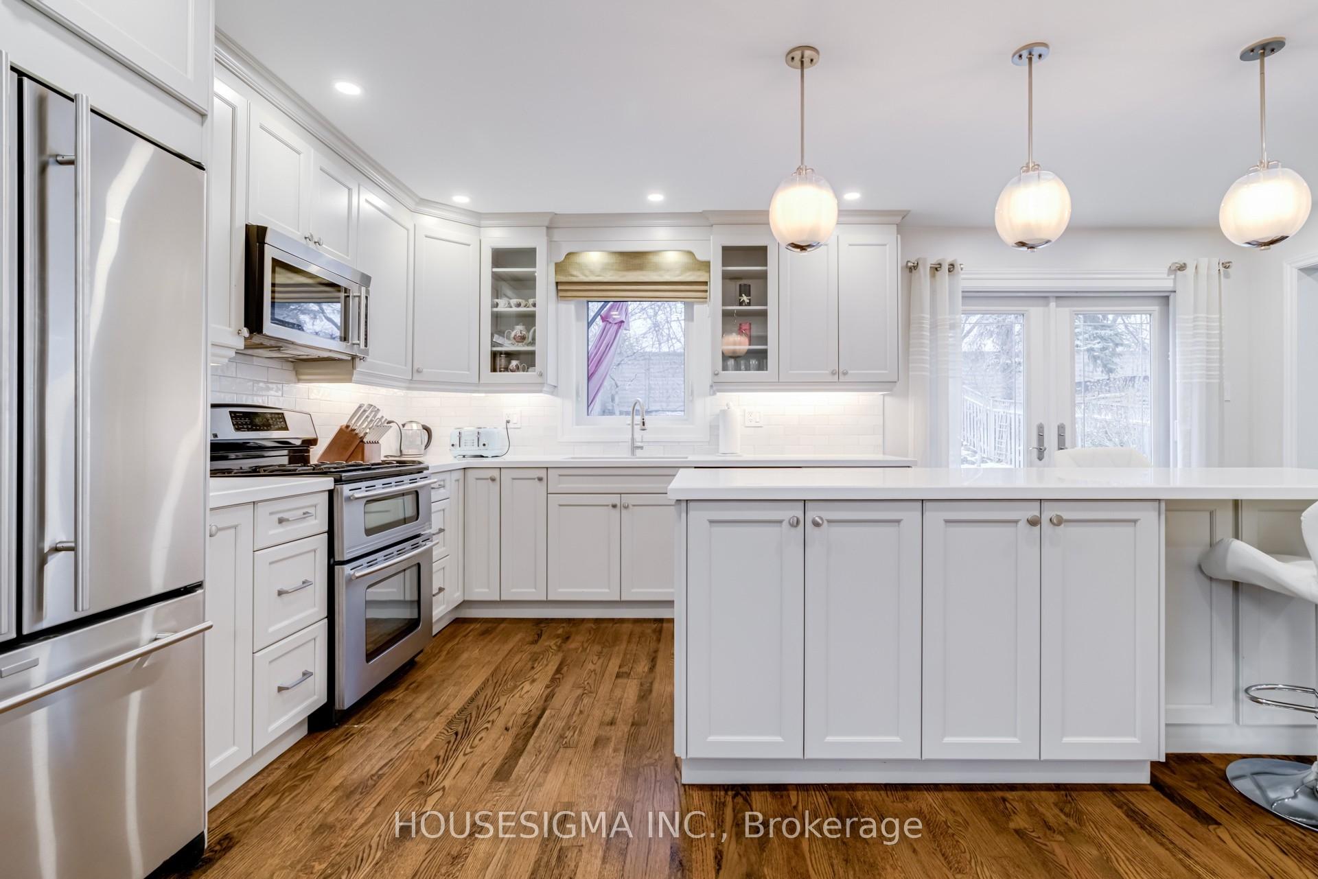 Photo 11 of 1475 Ravensmoor Crescent, Mississauga, East Credit — HOMEH