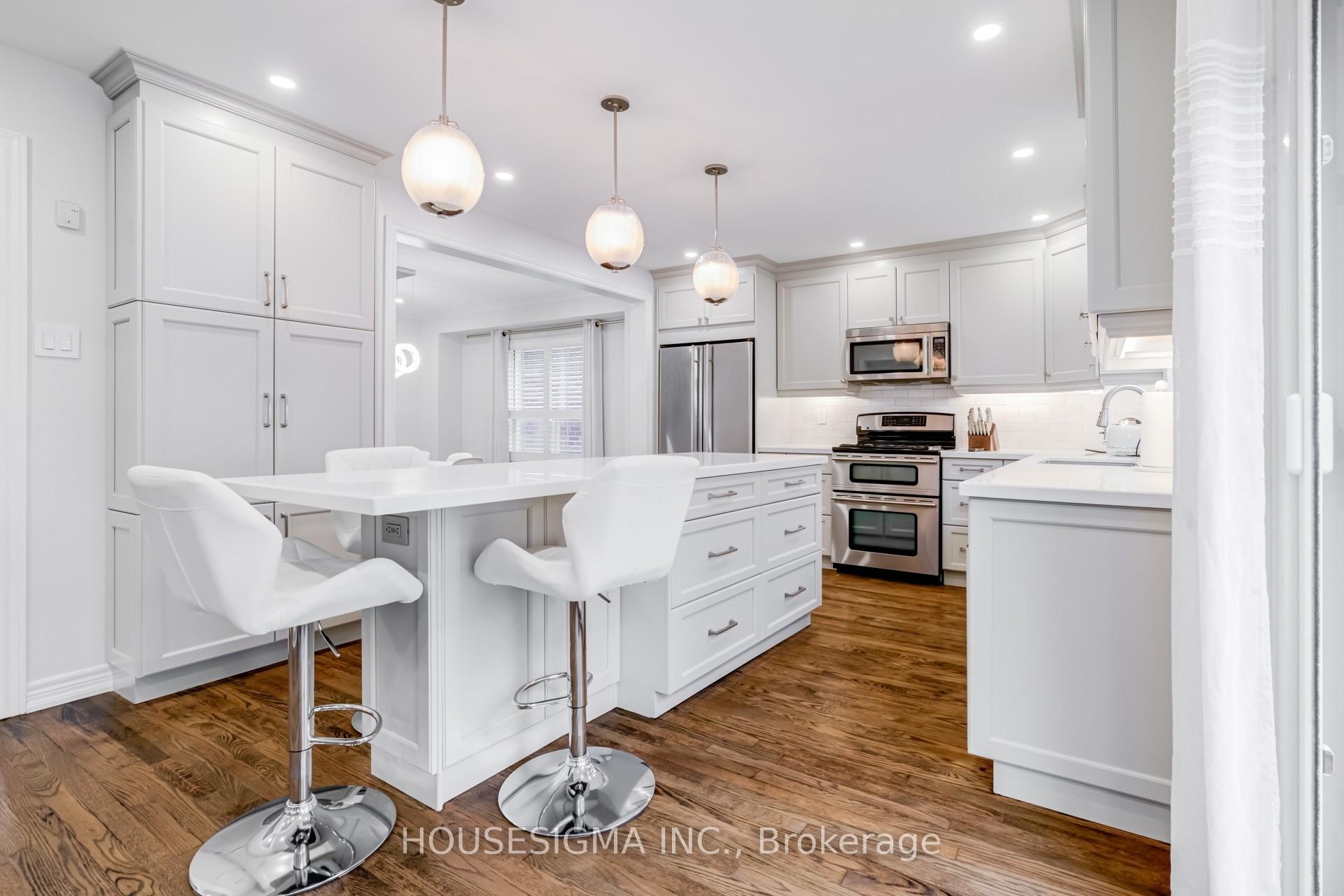 Photo 13 of 1475 Ravensmoor Crescent, Mississauga, East Credit — HOMEH