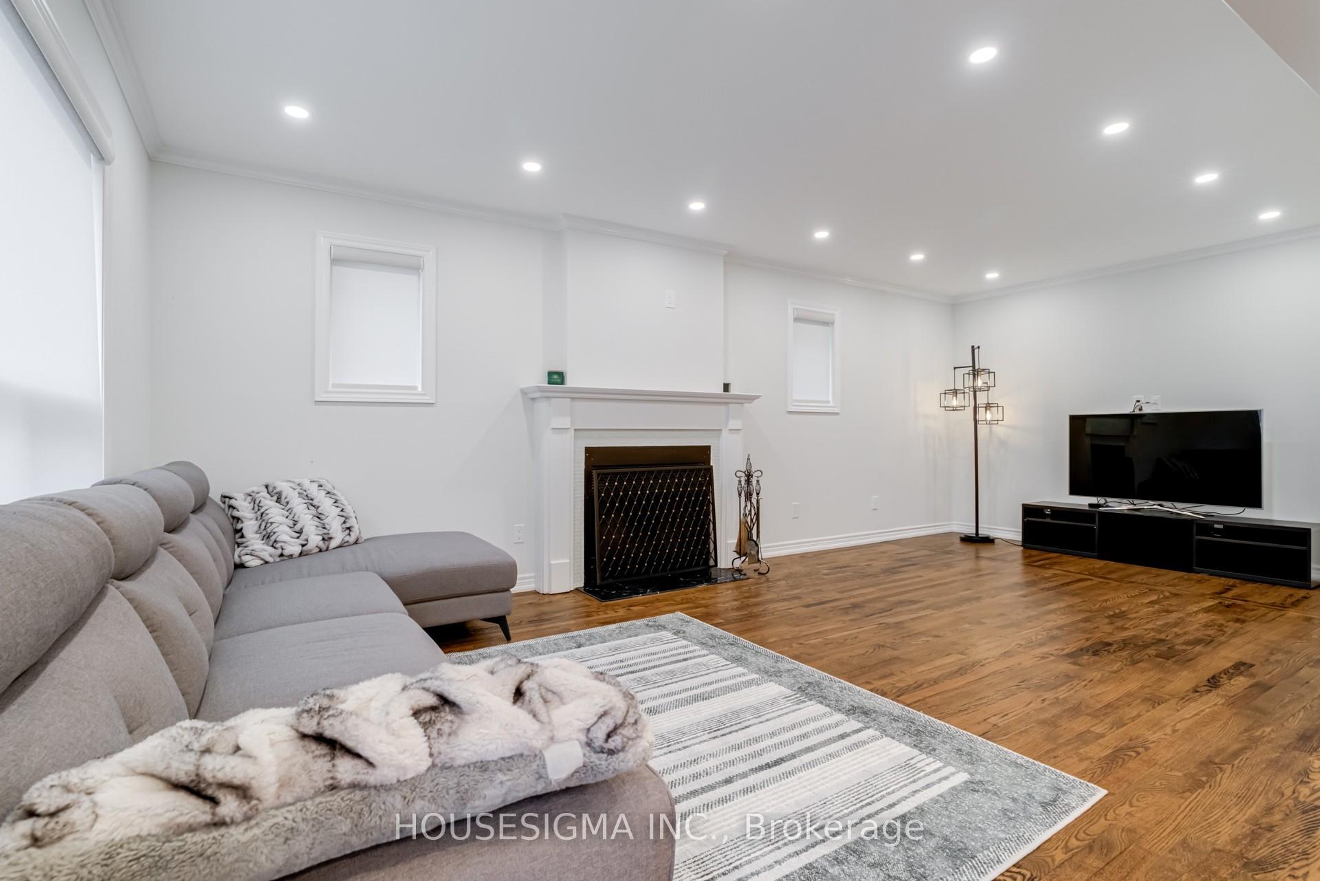Photo 14 of 1475 Ravensmoor Crescent, Mississauga, East Credit — HOMEH