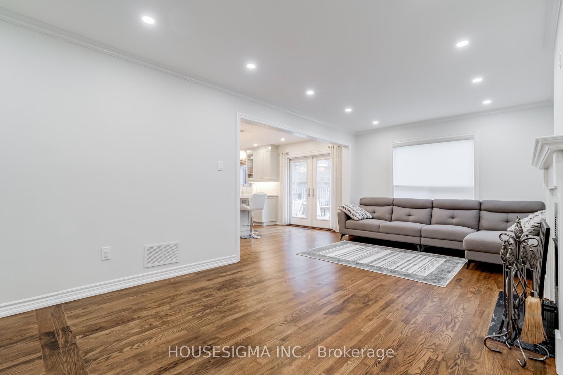 Photo 15 of 1475 Ravensmoor Crescent, Mississauga, East Credit — HOMEH