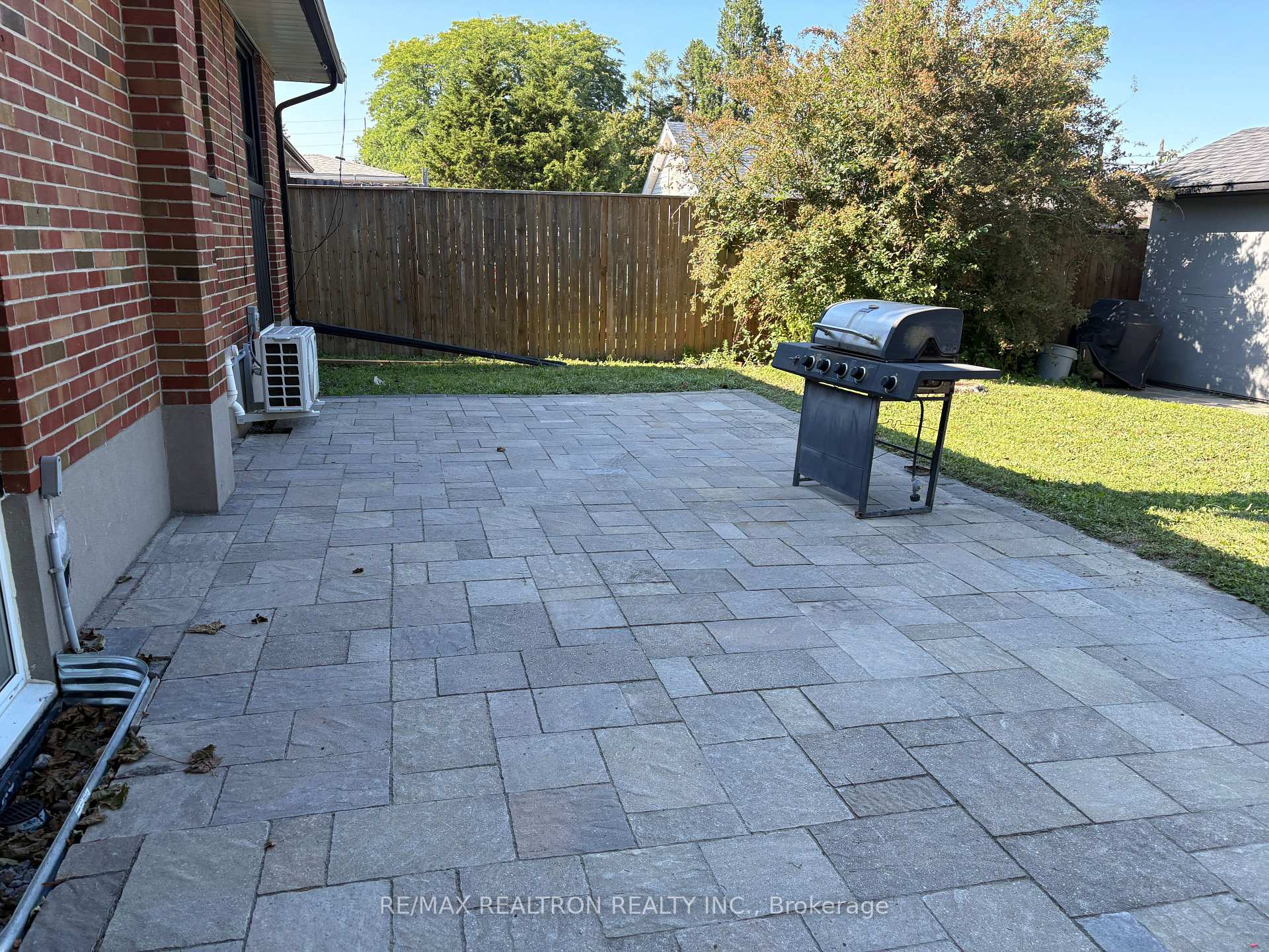 Photo 2 of 607 Stevenson Road N, Oshawa, McLaughlin — HOMEH